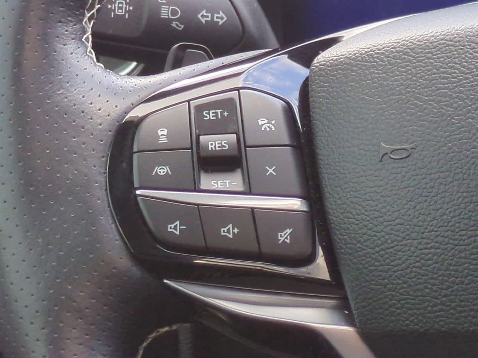 Thumbnail: 2023 Ford Explorer - 26