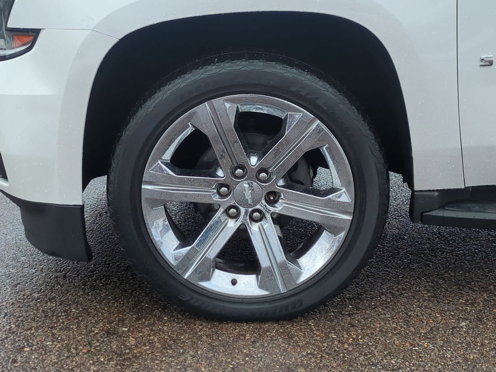 Thumbnail: 2017 Chevrolet Suburban - 14