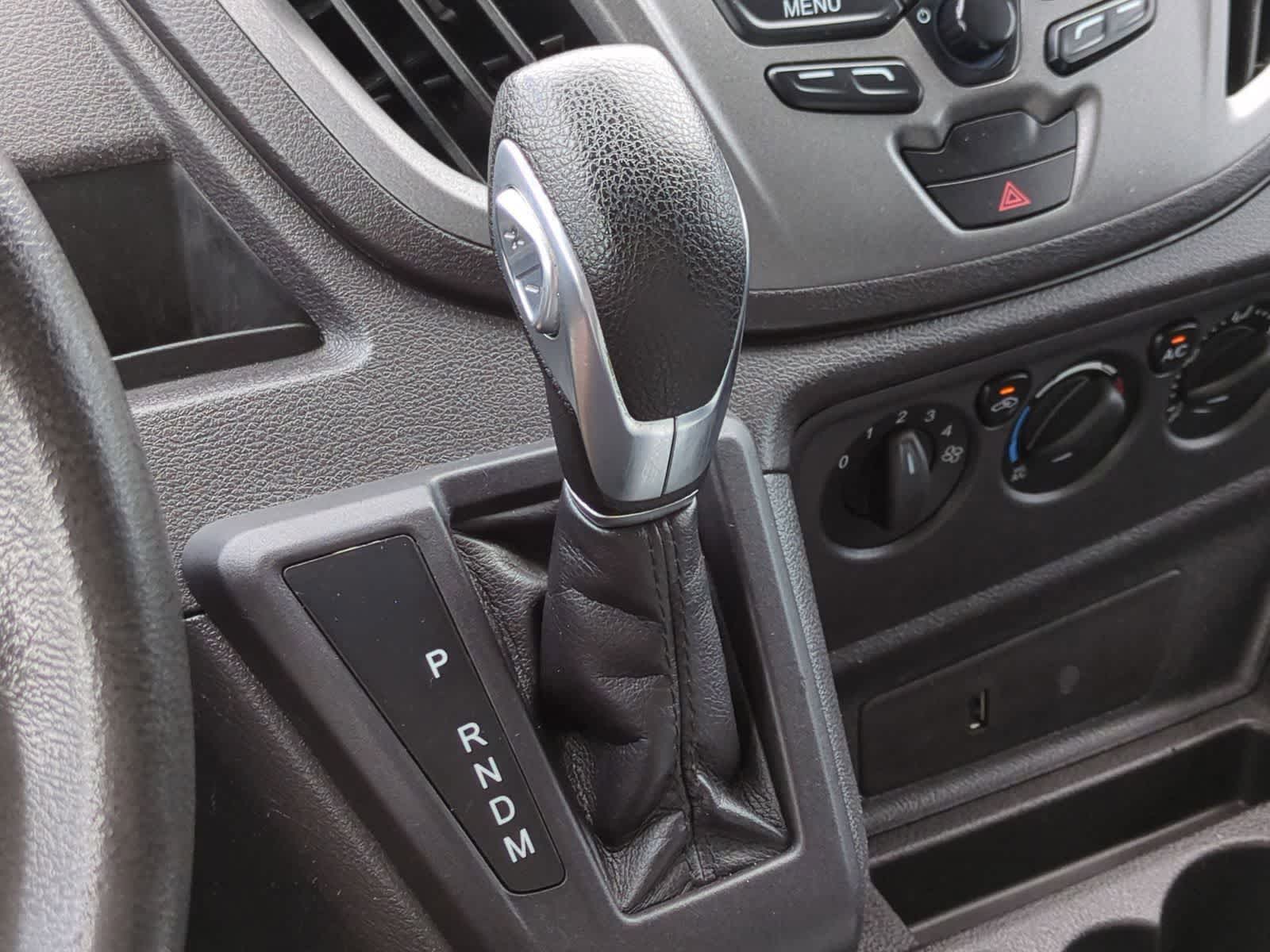 Thumbnail: 2018 Ford Transit Series - 28