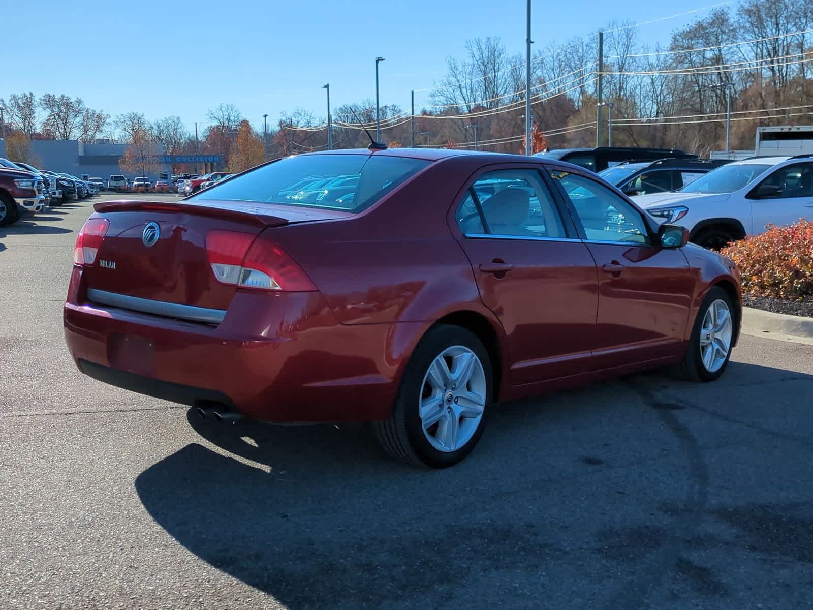 Thumbnail: 2010 Mercury Milan - 8