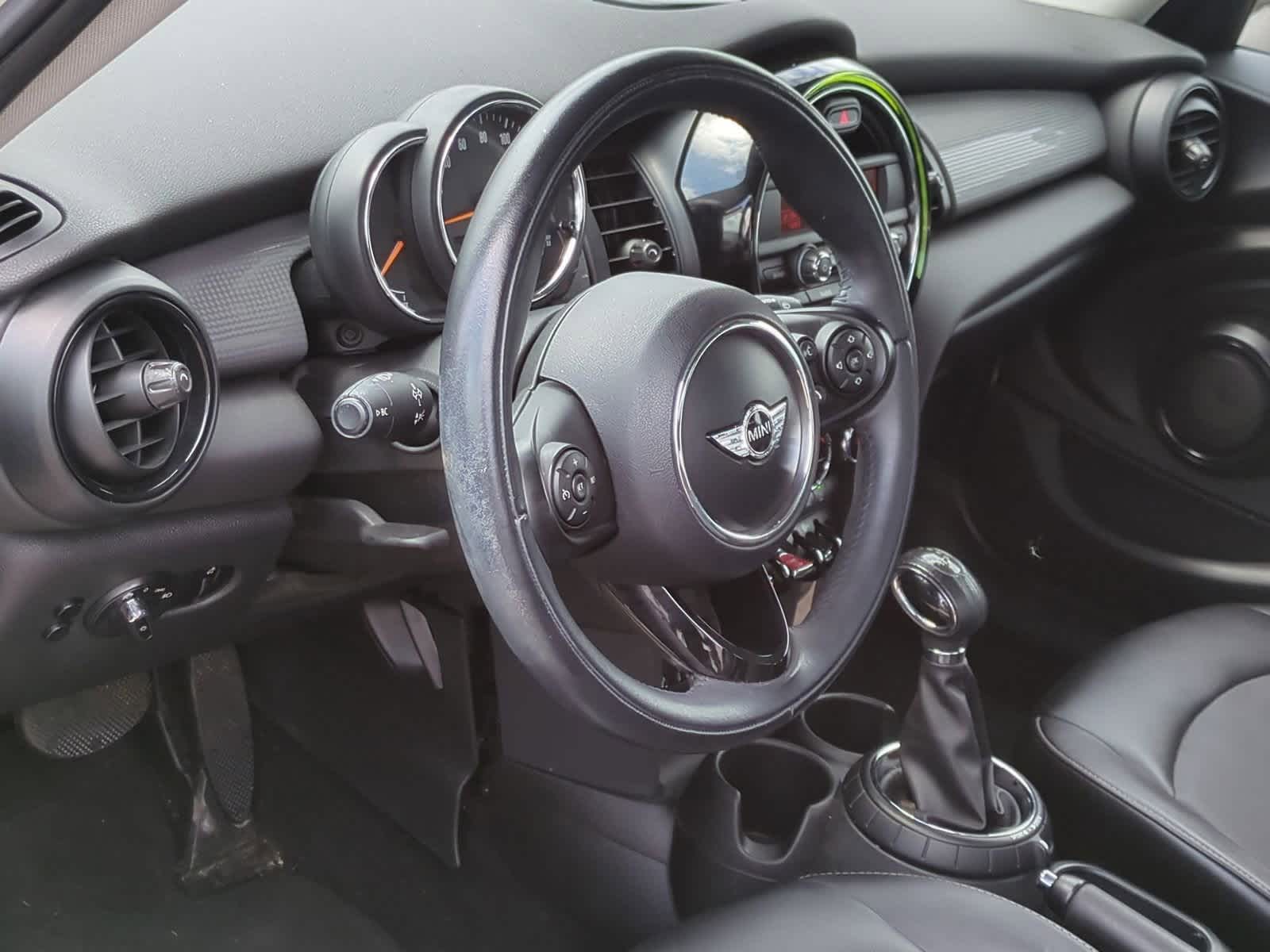 Thumbnail: 2015 MINI Cooper Hardtop - 10