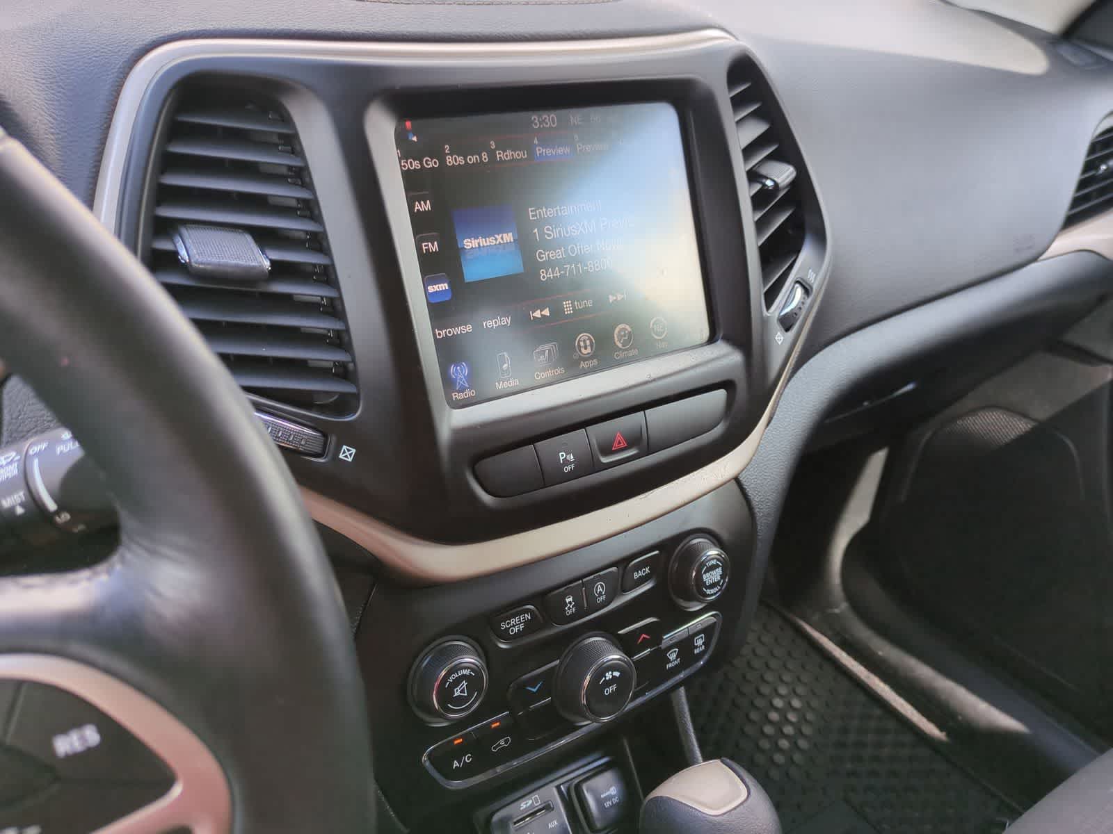 Thumbnail: 2016 Jeep Cherokee - 27