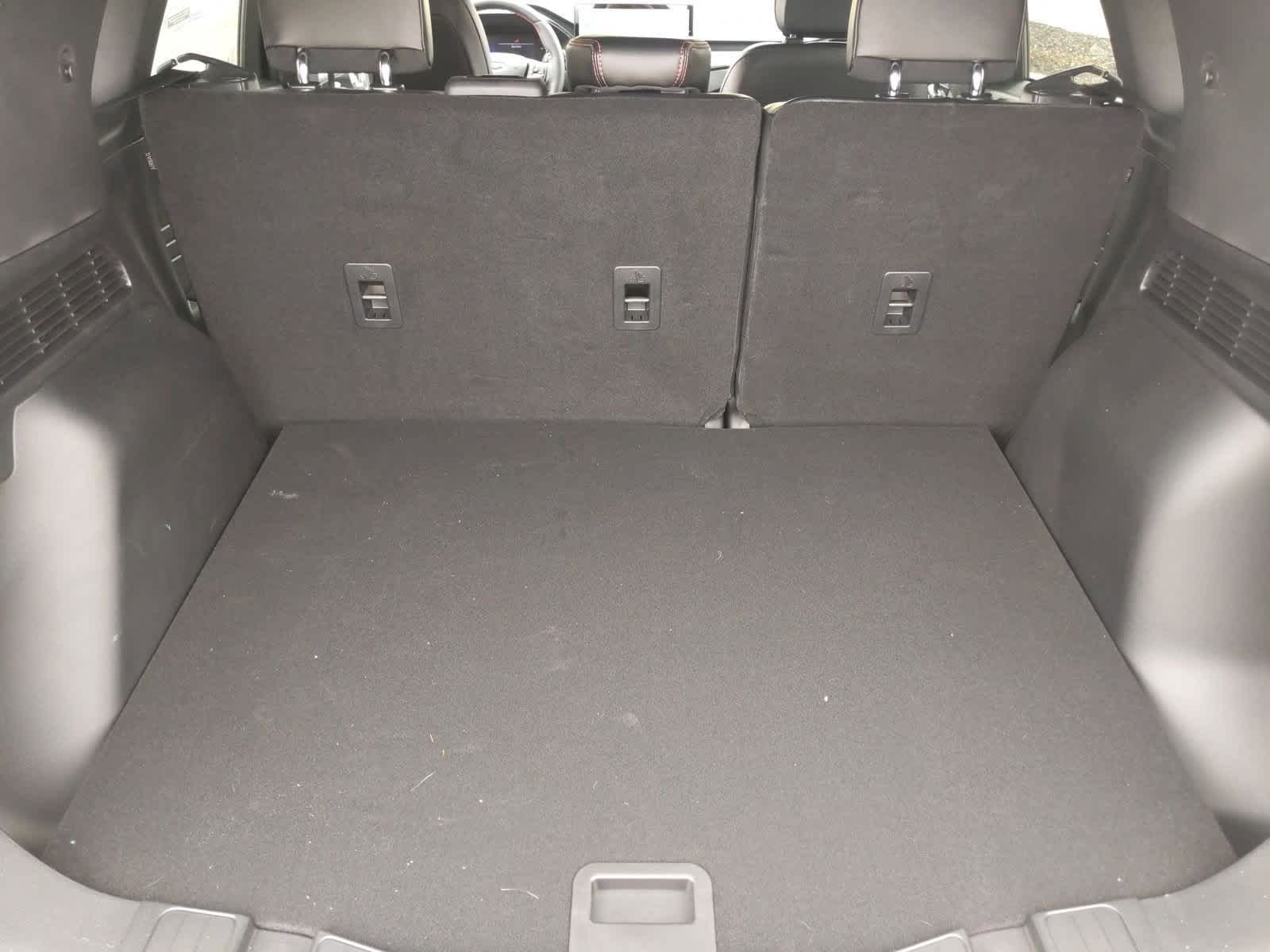 2025 Ford Escape ST-Line 33