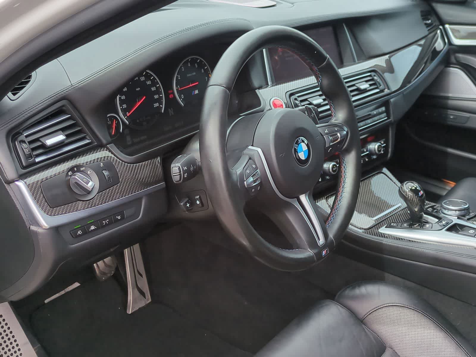 Thumbnail: 2016 BMW M5 - 10