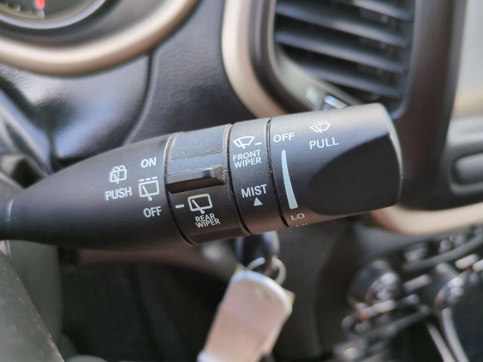 Thumbnail: 2016 Jeep Cherokee - 25