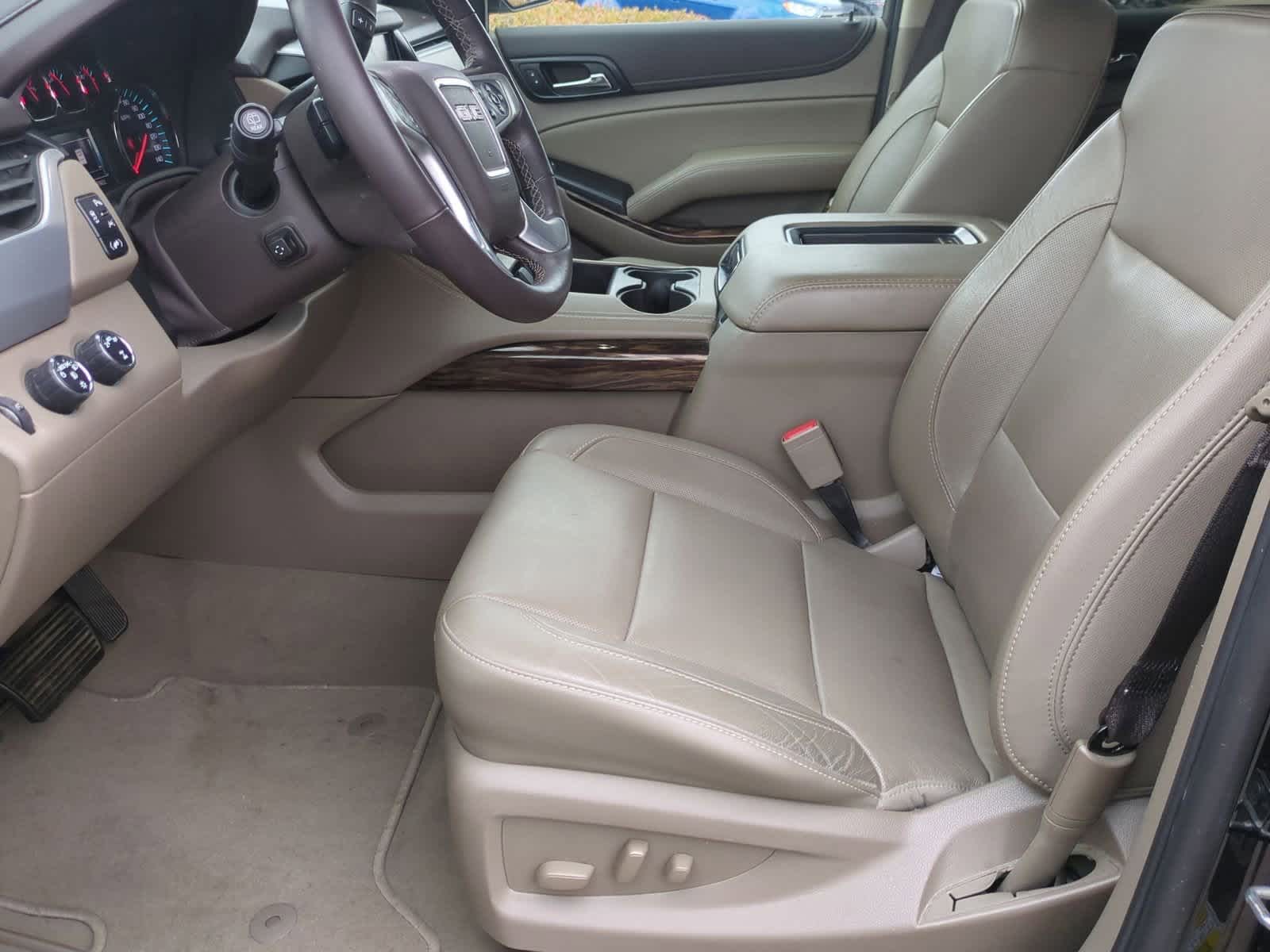 Thumbnail: 2020 GMC Yukon XL - 16