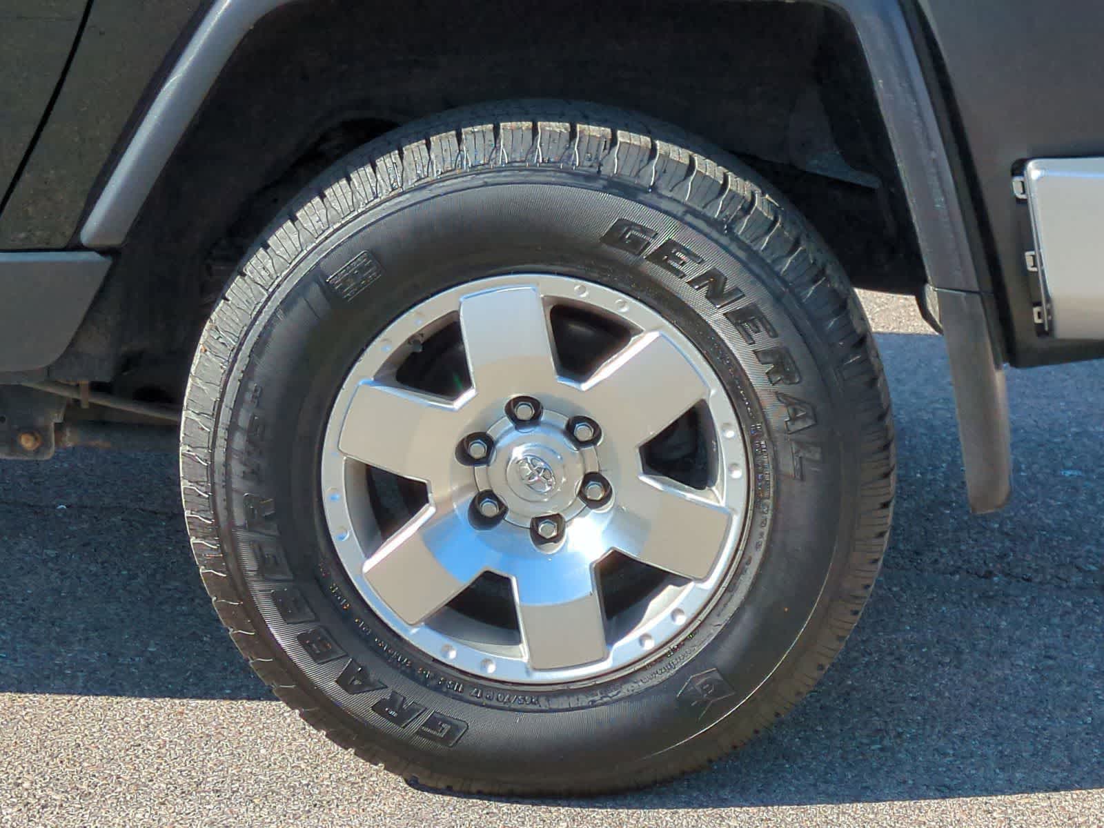 Thumbnail: 2010 Toyota FJ Cruiser - 14