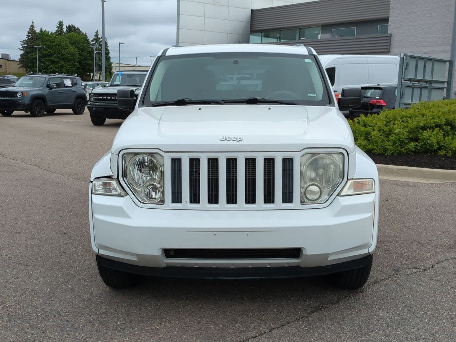 Thumbnail: 2011 Jeep Liberty - 3