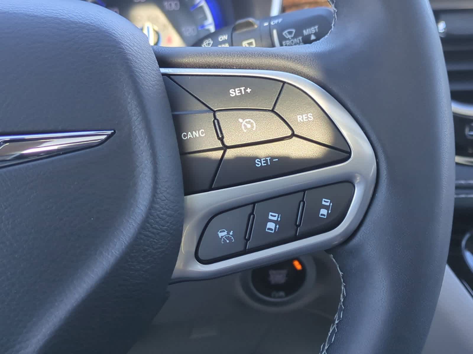 Thumbnail: 2023 Chrysler Pacifica - 28