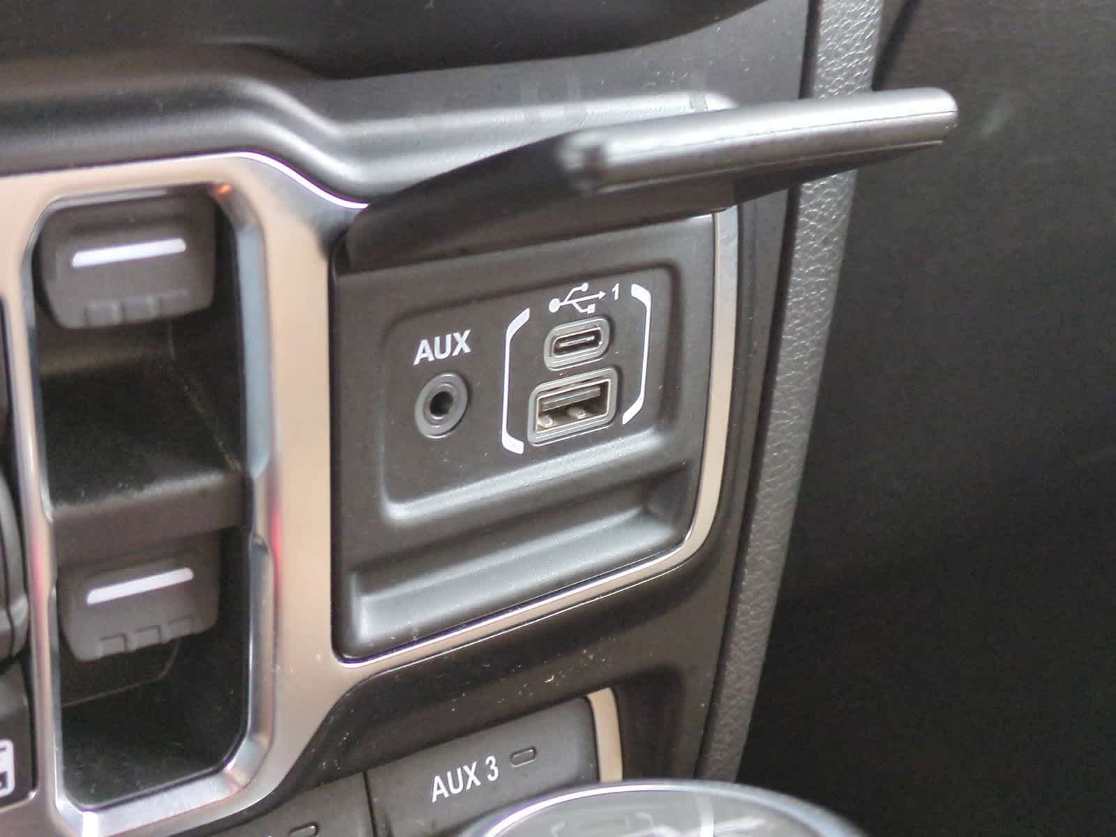 Thumbnail: 2021 Jeep Gladiator - 30