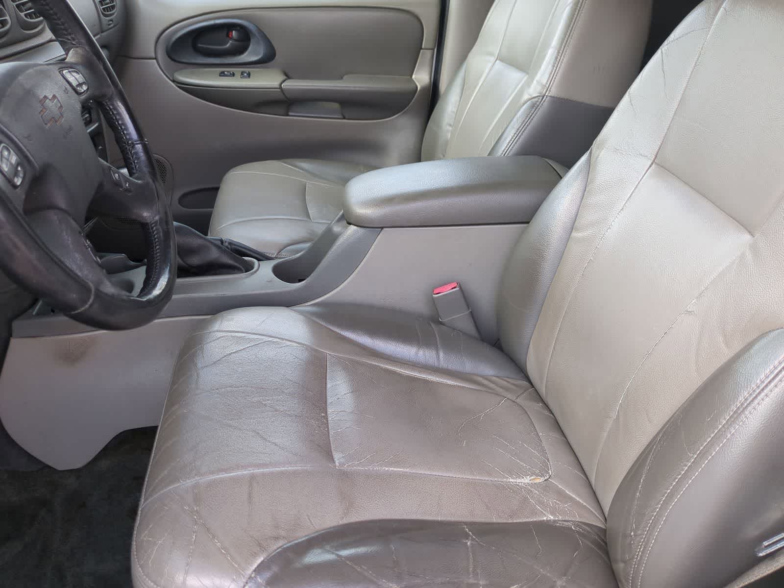 Thumbnail: 2004 Chevrolet TrailBlazer - 16