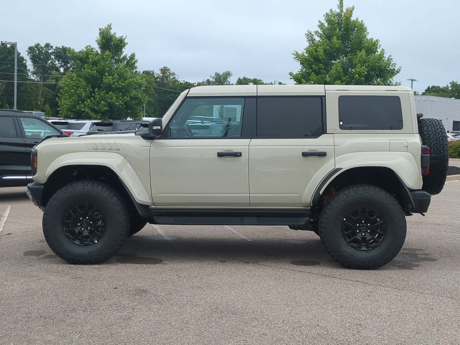 Thumbnail: 2025 Ford Bronco - 5