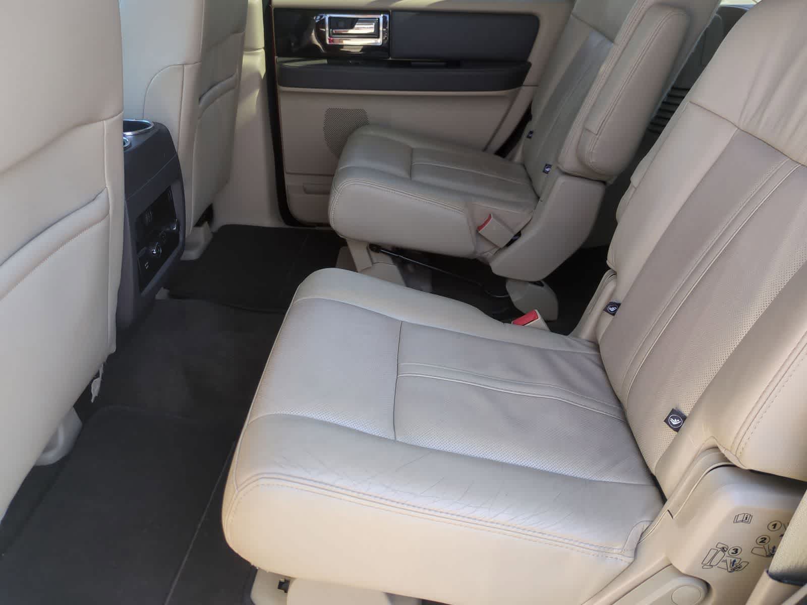 Thumbnail: 2016 Lincoln Navigator - 20