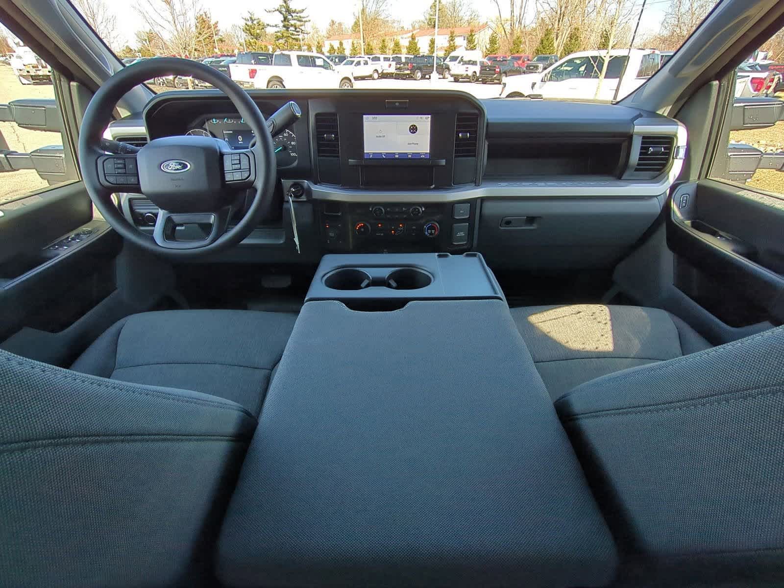 2025 Ford Econoline E-350 15