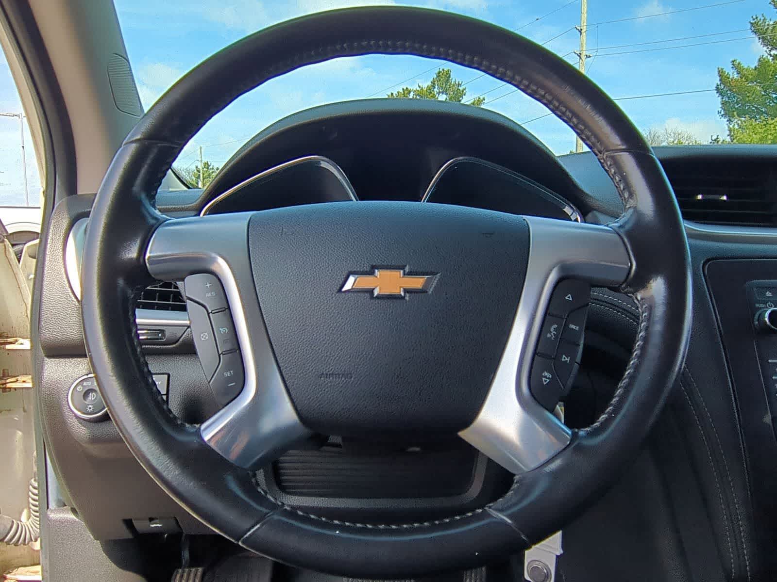 Thumbnail: 2015 Chevrolet Traverse - 23