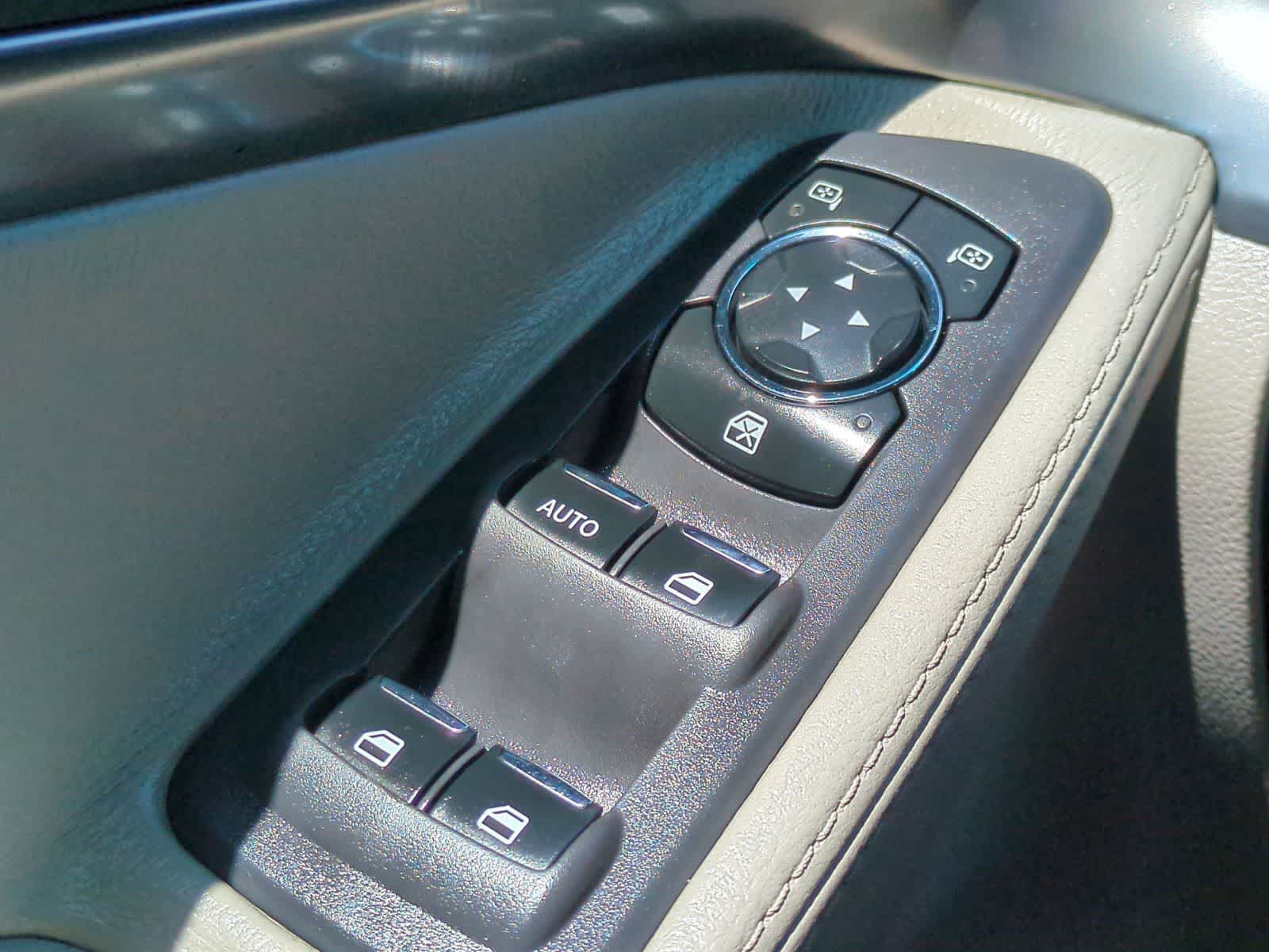 Thumbnail: 2015 Ford Explorer - 29