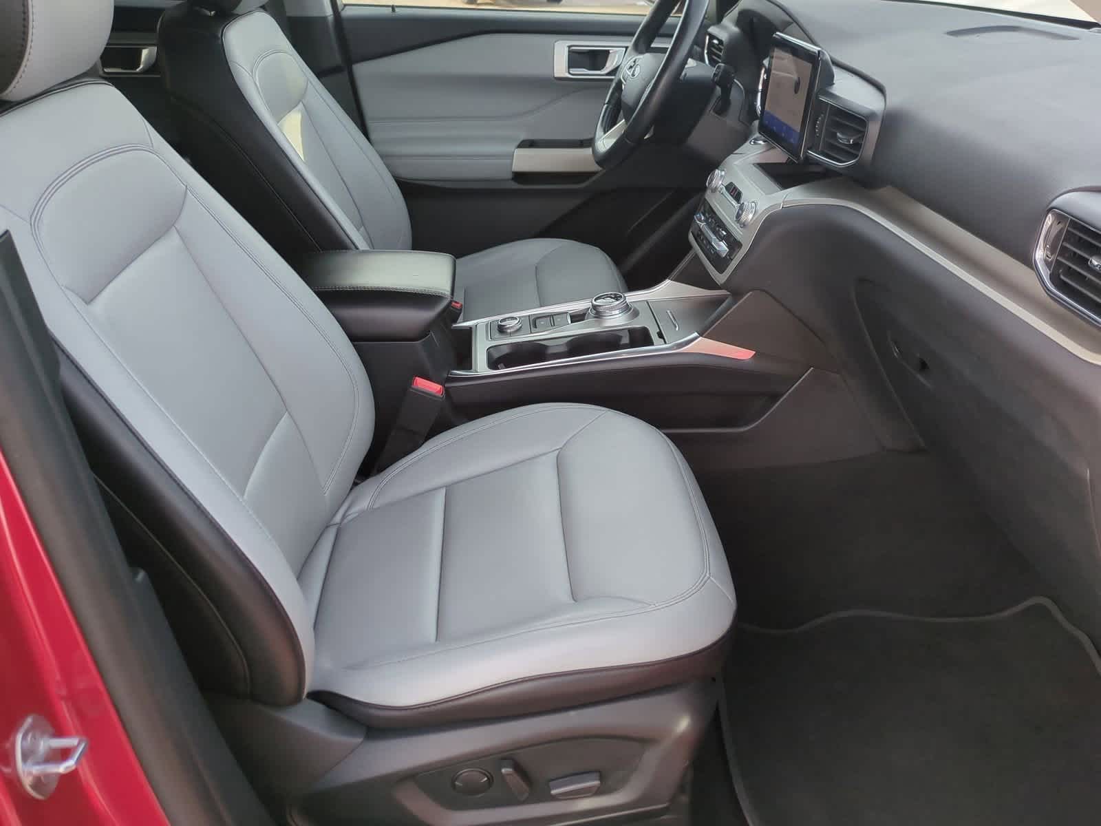 Thumbnail: 2021 Ford Explorer - 23