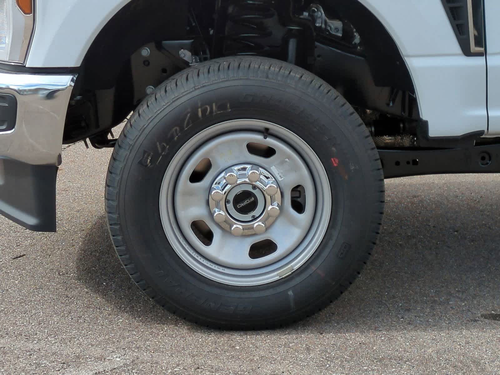 Thumbnail: 2025 Ford Econoline - 14