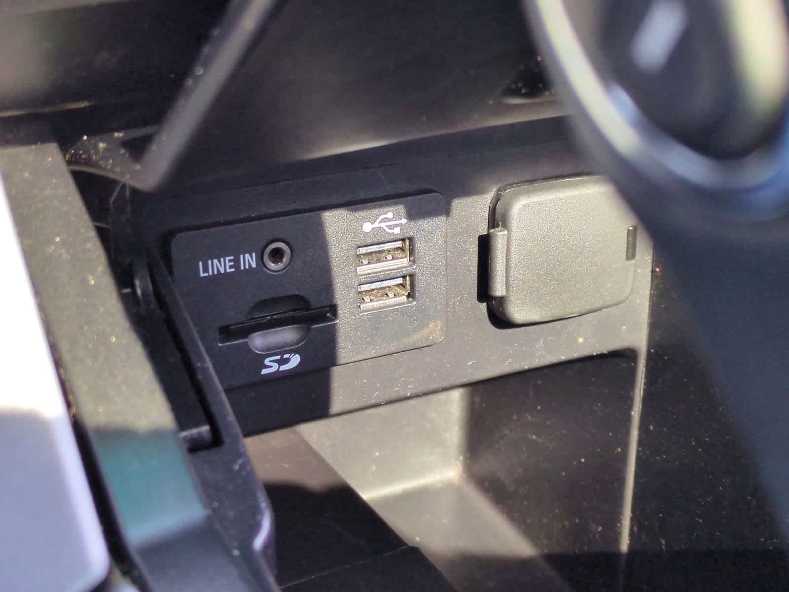 Thumbnail: 2014 Ford Explorer - 34