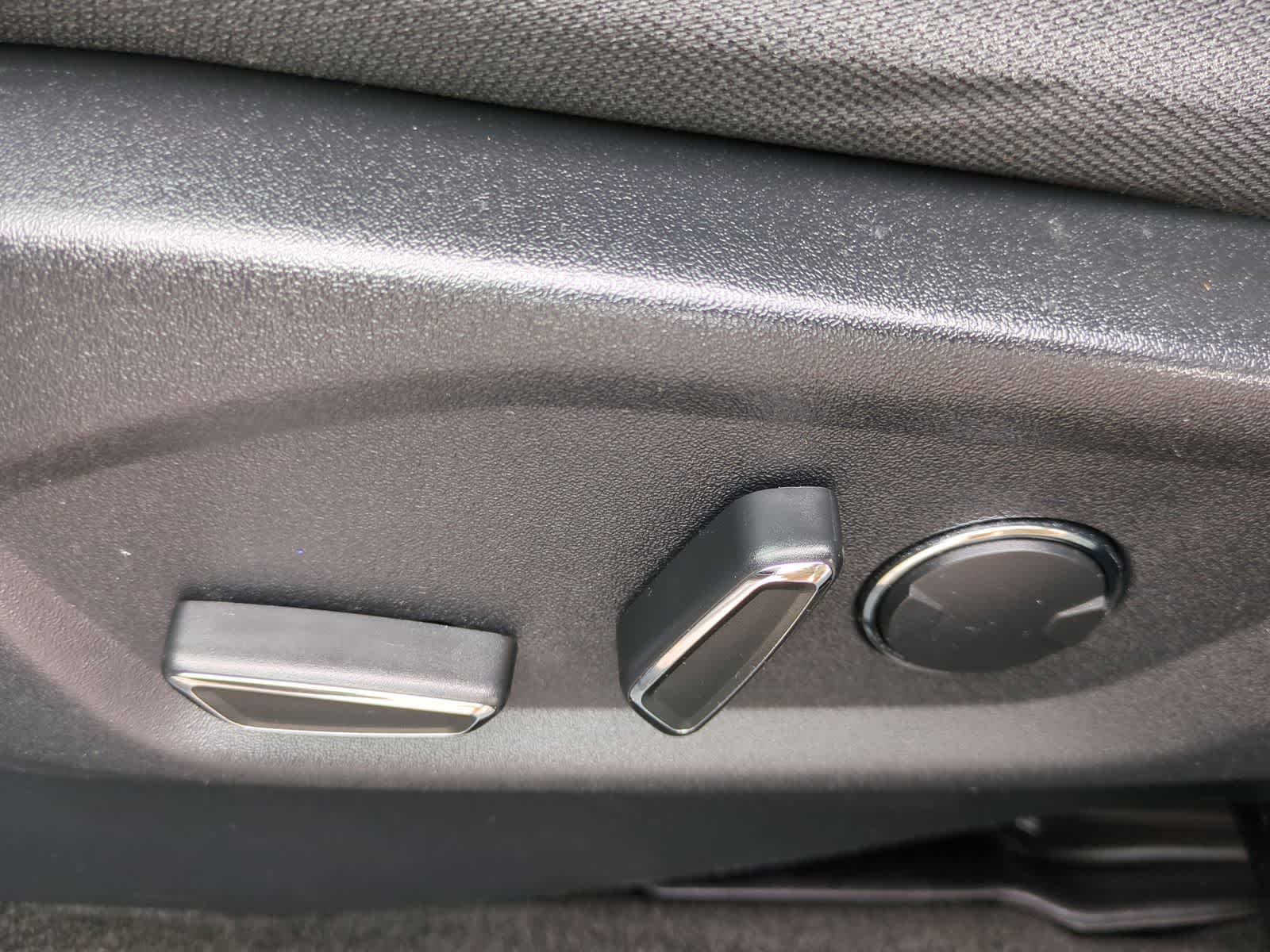 Thumbnail: 2018 Ford Explorer - 17