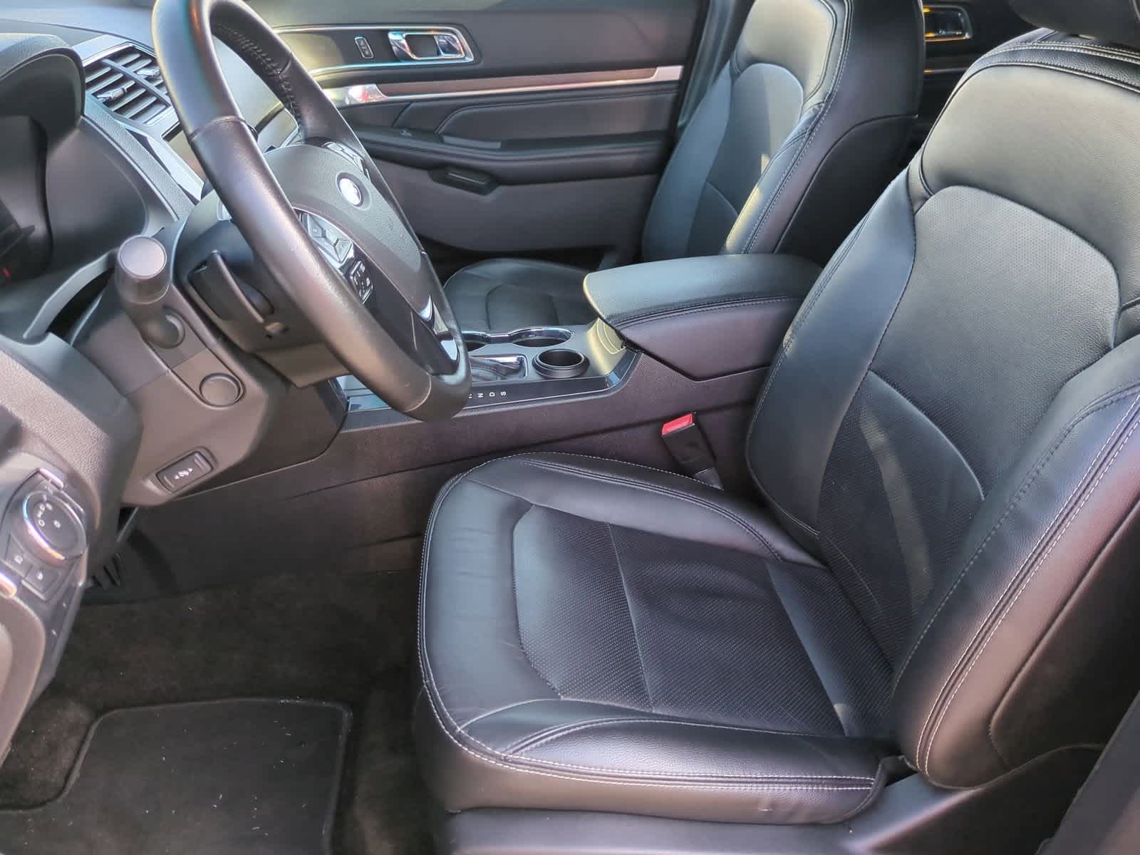 Thumbnail: 2016 Ford Explorer - 16