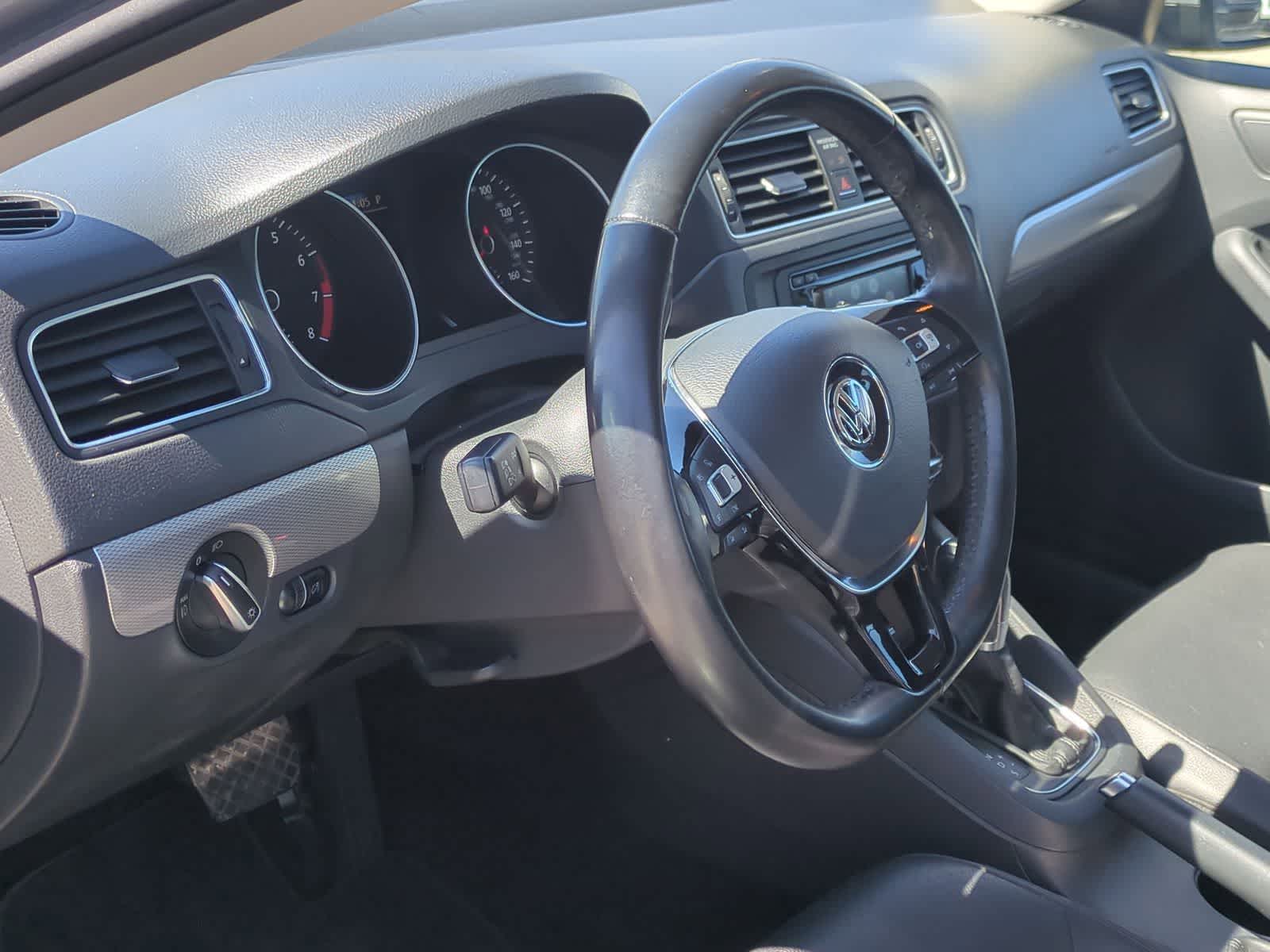 Thumbnail: 2015 Volkswagen Jetta - 10