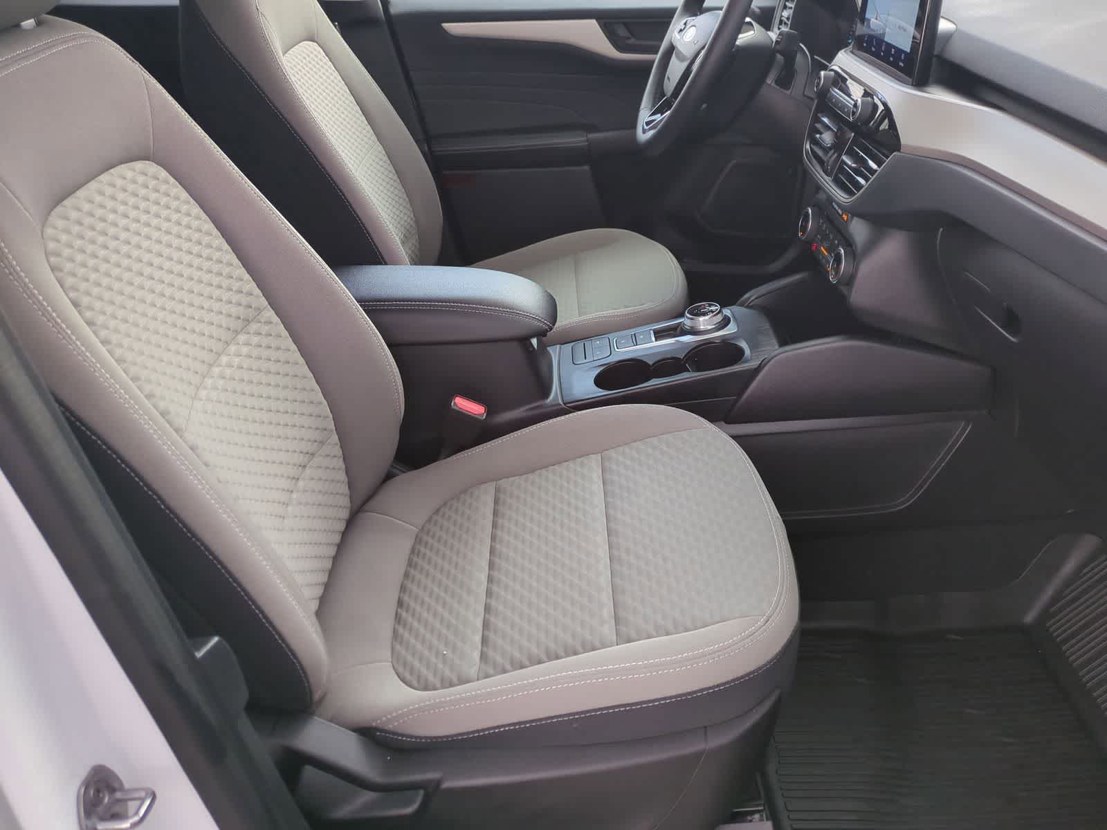 Thumbnail: 2022 Ford Escape - 21