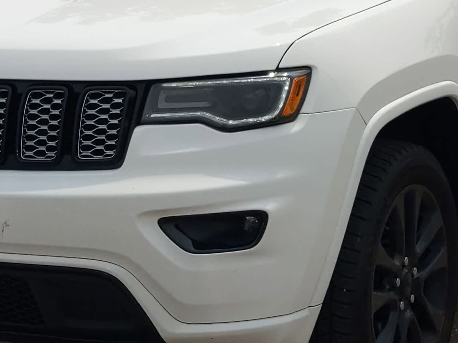 Thumbnail: 2020 Jeep Grand Cherokee - 11