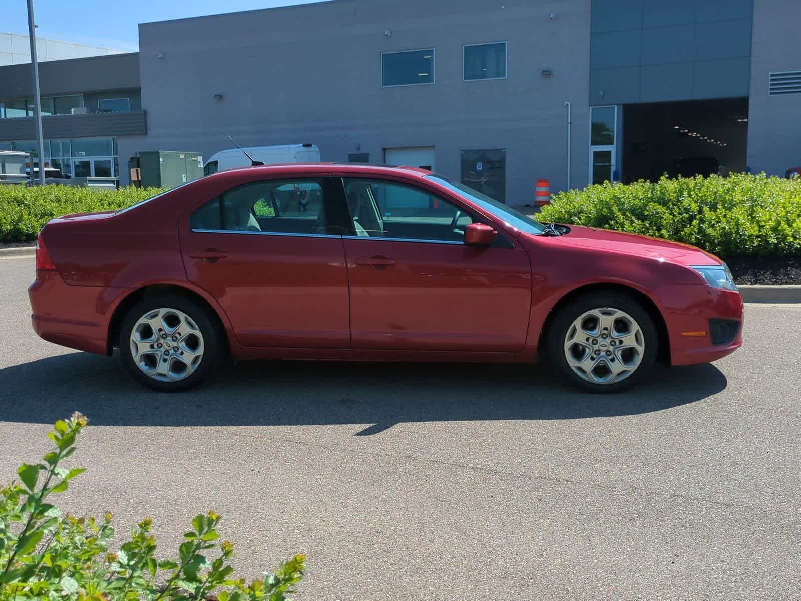 Thumbnail: 2010 Ford Fusion - 9
