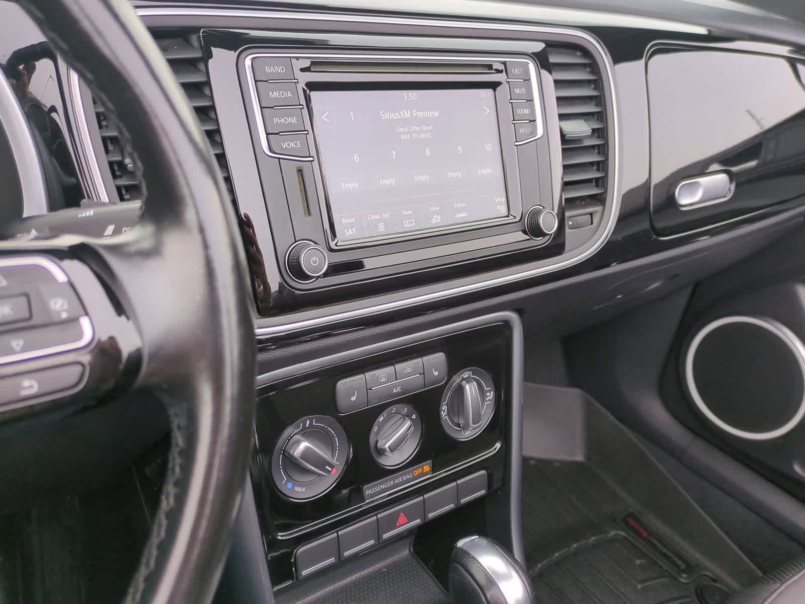 Thumbnail: 2017 Volkswagen Beetle - 28