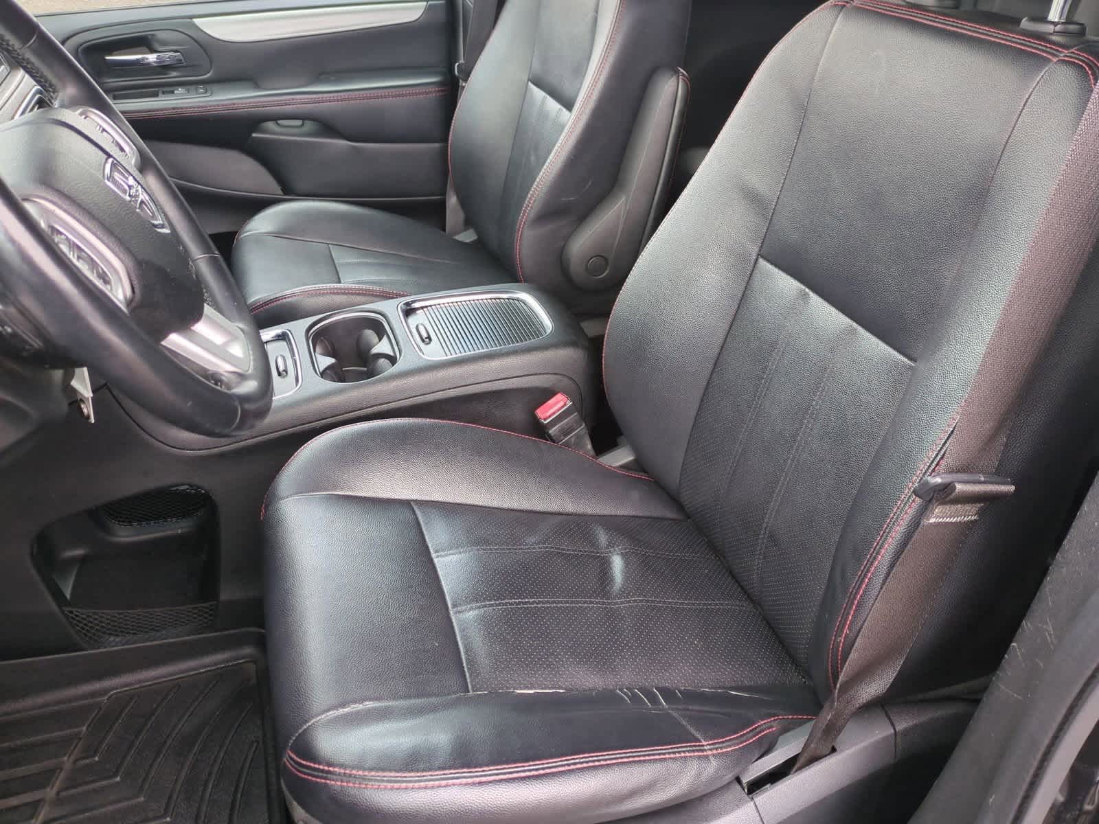 Thumbnail: 2017 Dodge Grand Caravan - 16