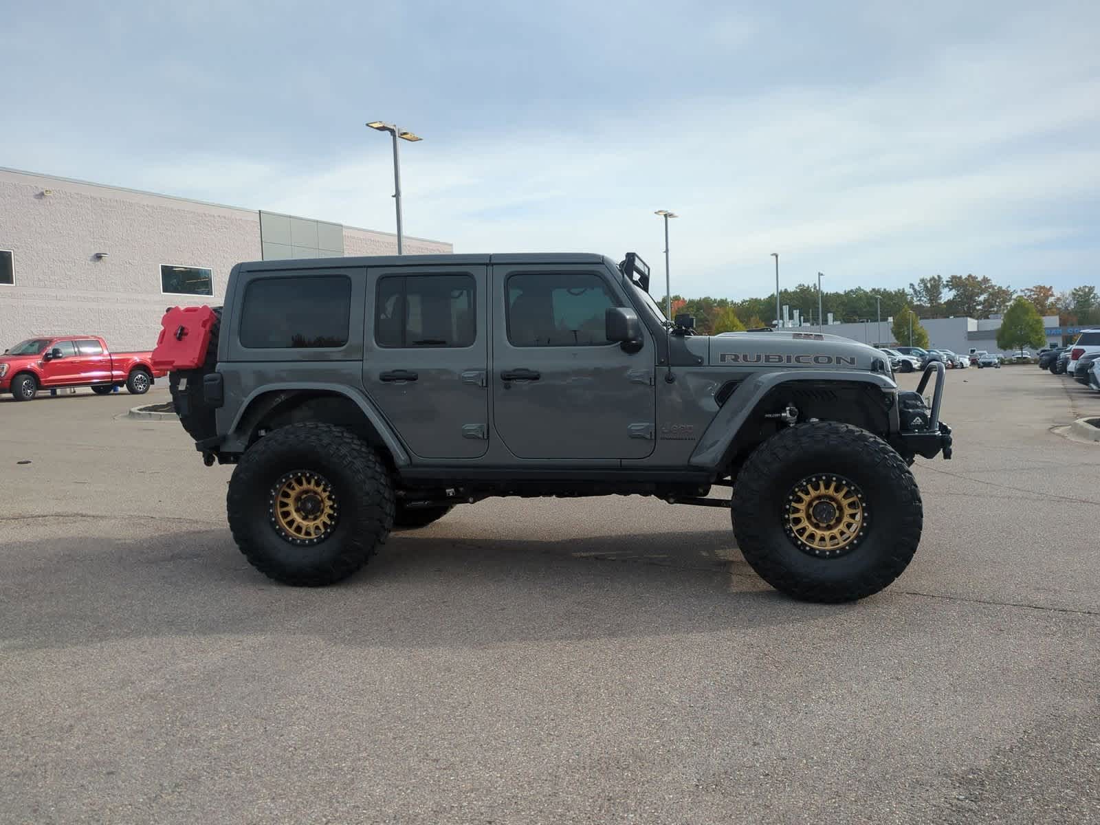 Thumbnail: 2023 Jeep Wrangler - 9