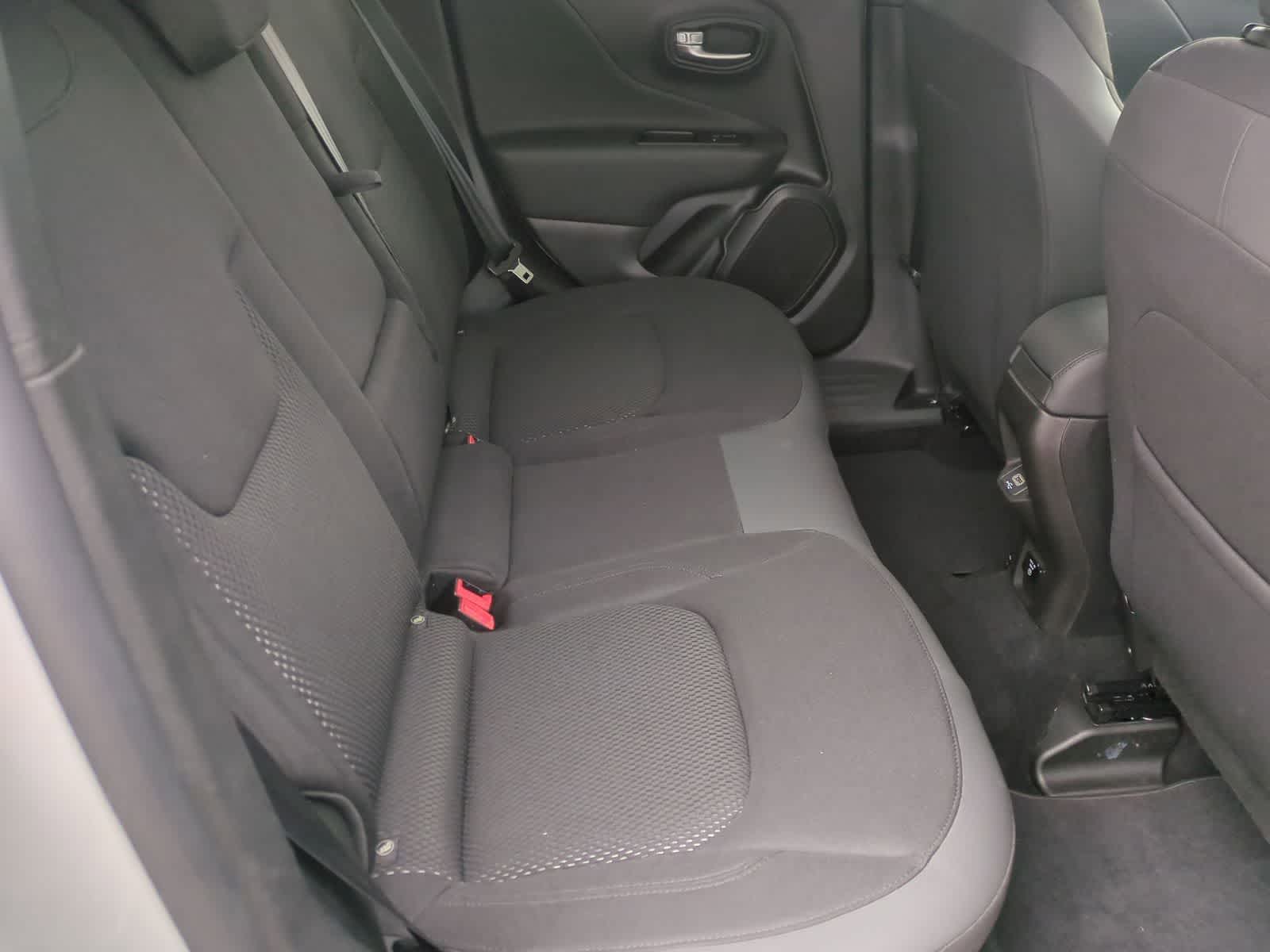 Thumbnail: 2020 Jeep Renegade - 21