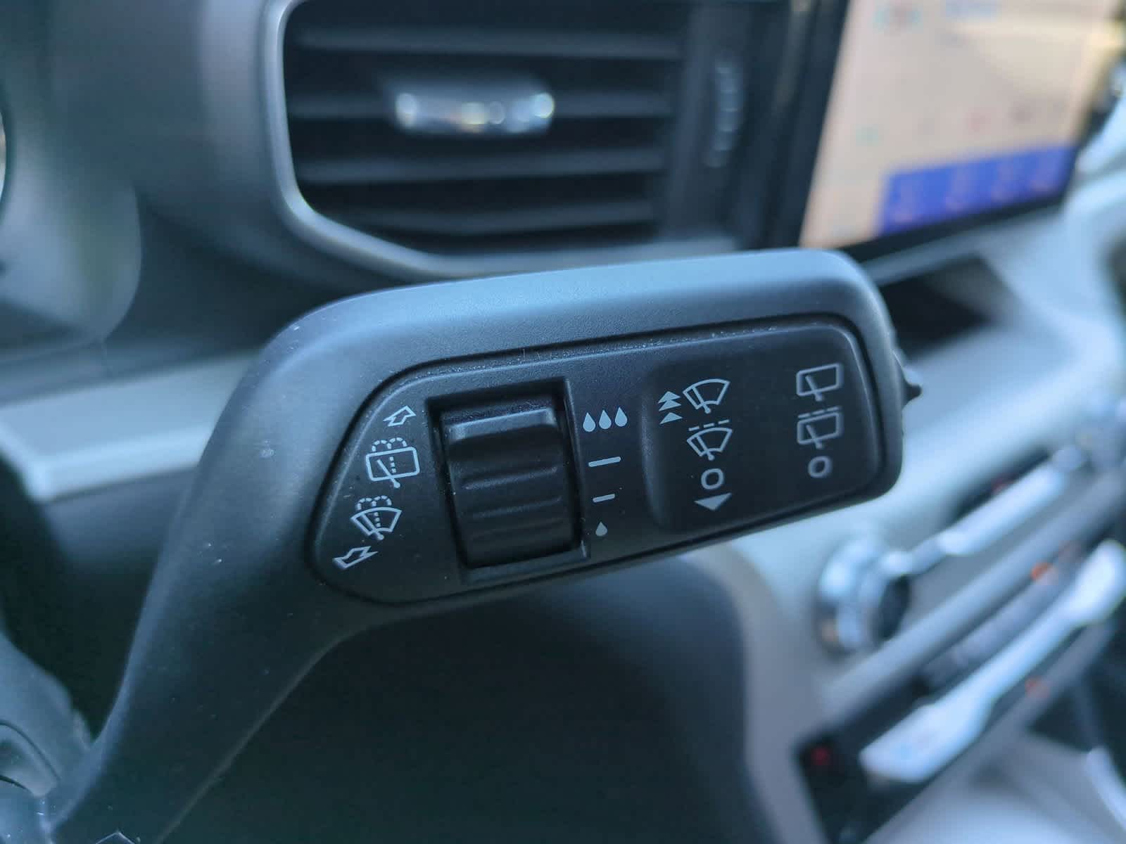 Thumbnail: 2022 Ford Explorer - 25