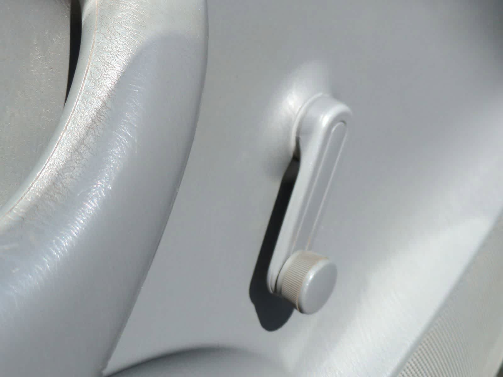 Thumbnail: 2006 Toyota Tacoma - 17
