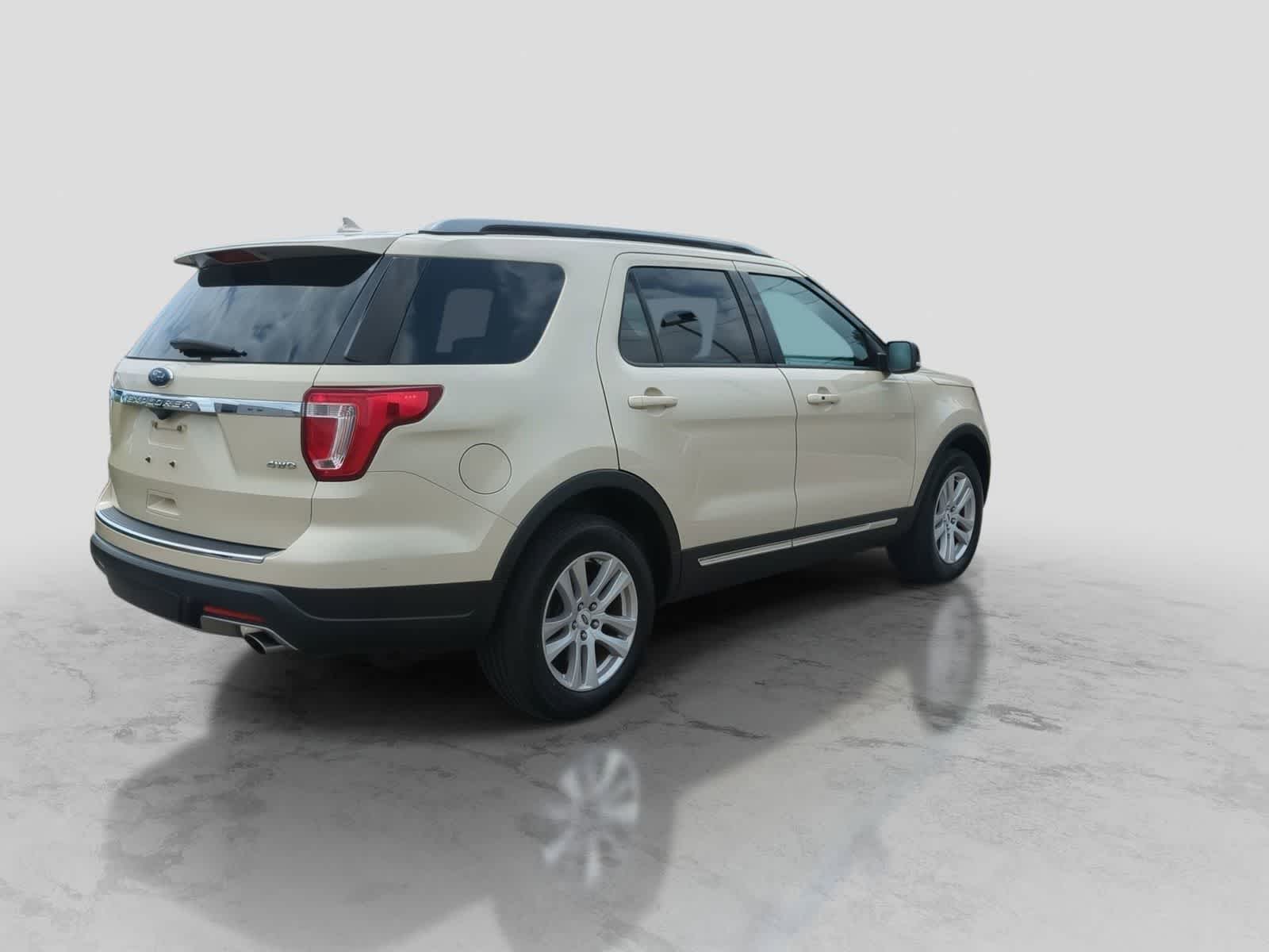 Thumbnail: 2018 Ford Explorer - 8