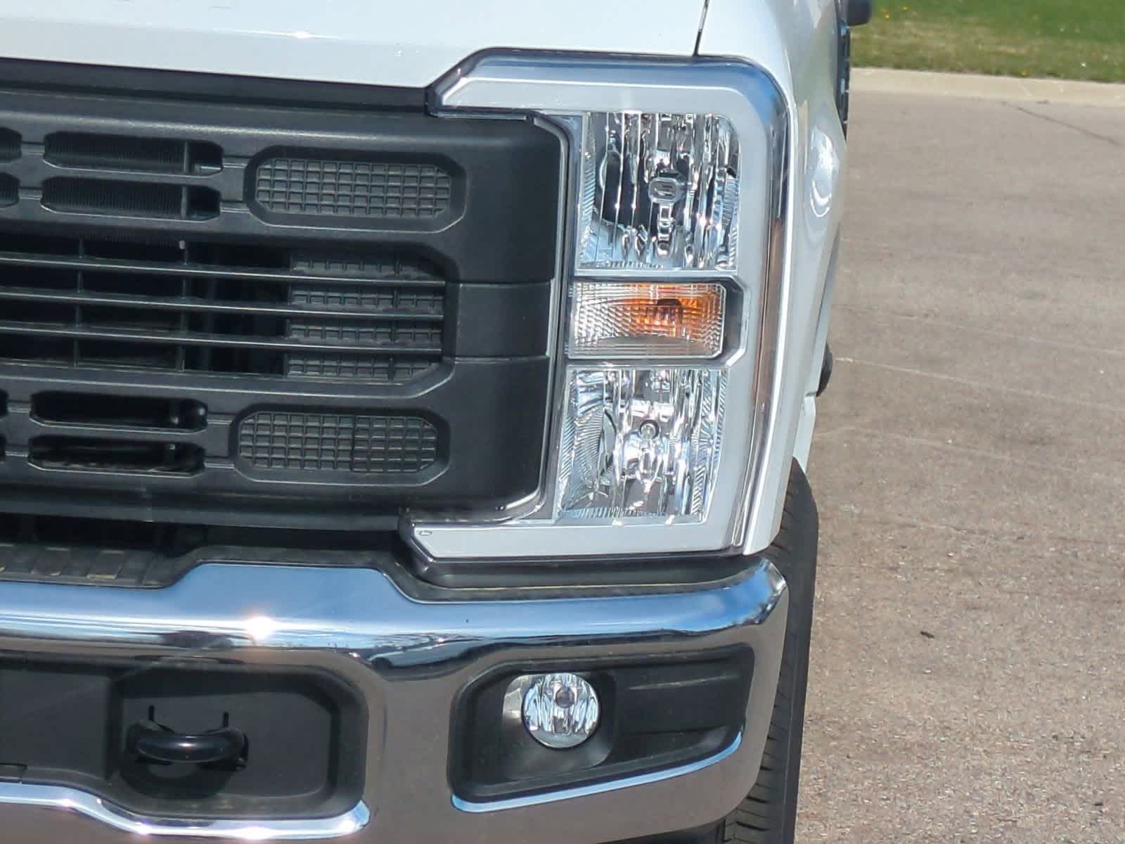 Thumbnail: 2025 Ford Econoline - 11