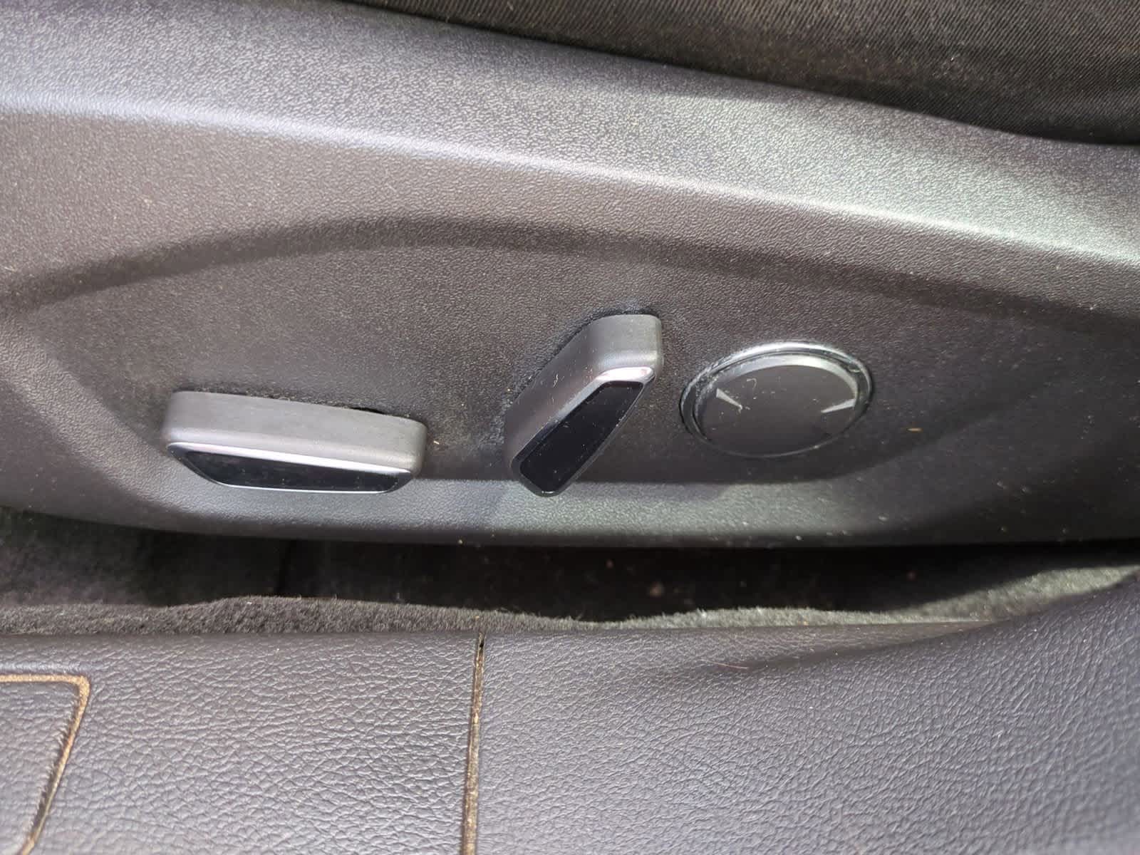 Thumbnail: 2013 Ford Fusion - 16