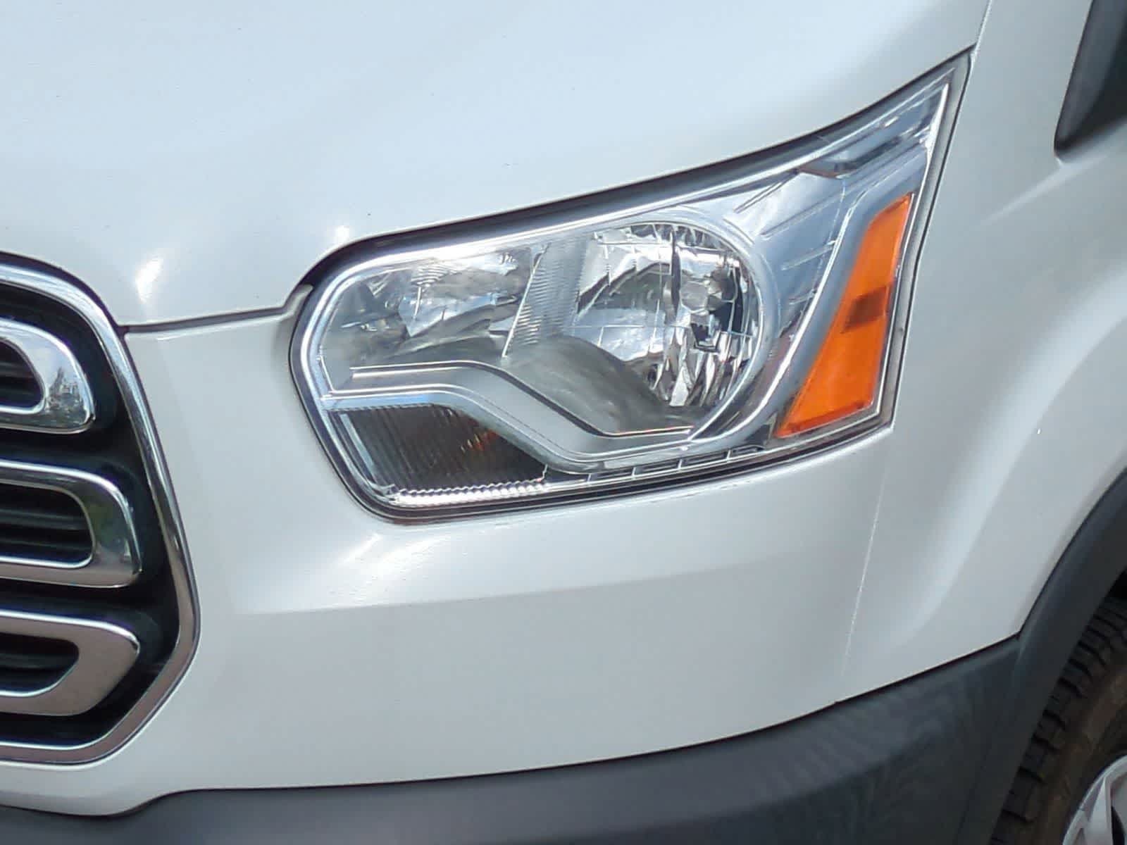 Thumbnail: 2018 Ford Transit Series - 11