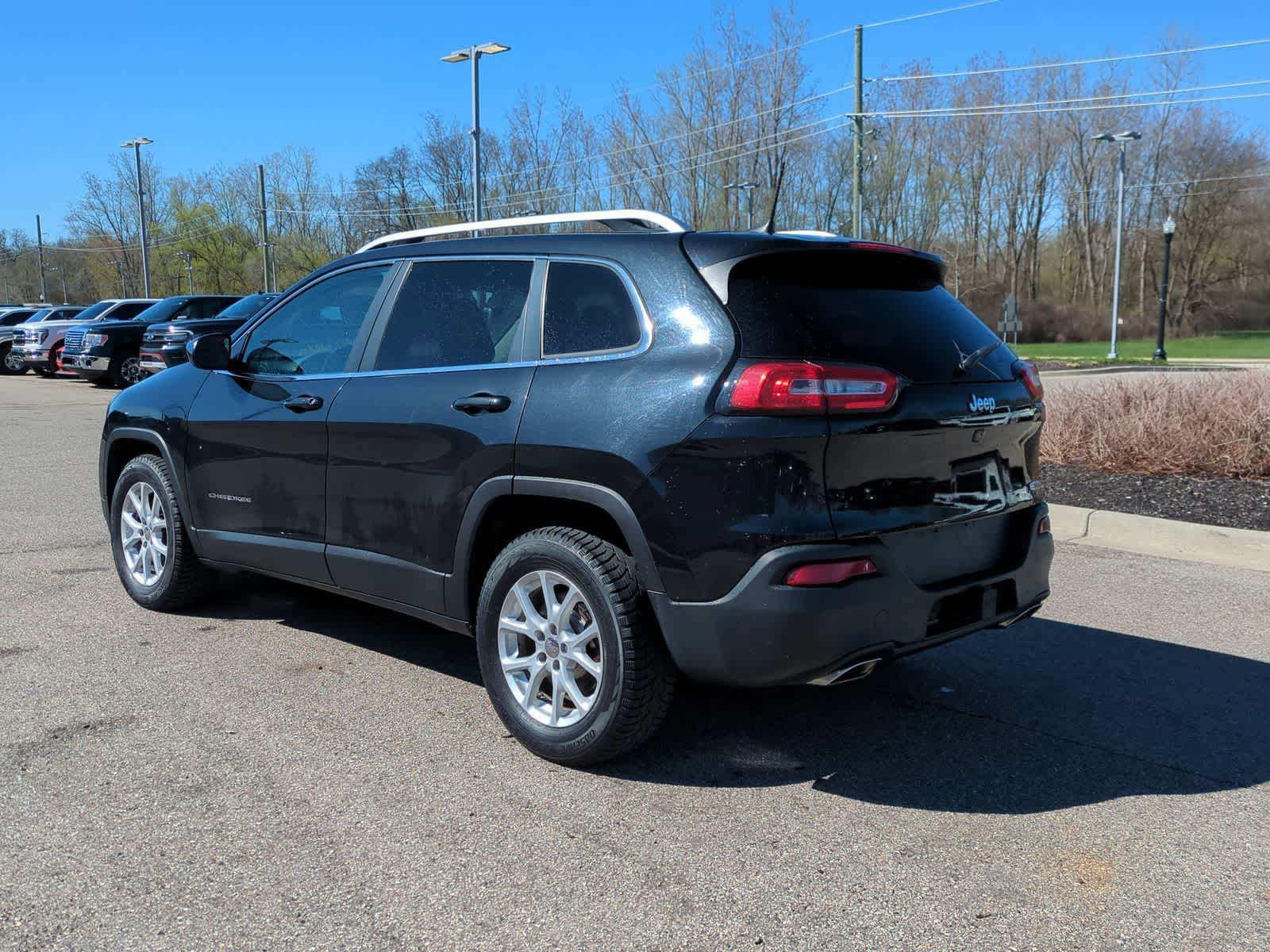Thumbnail: 2016 Jeep Cherokee - 6