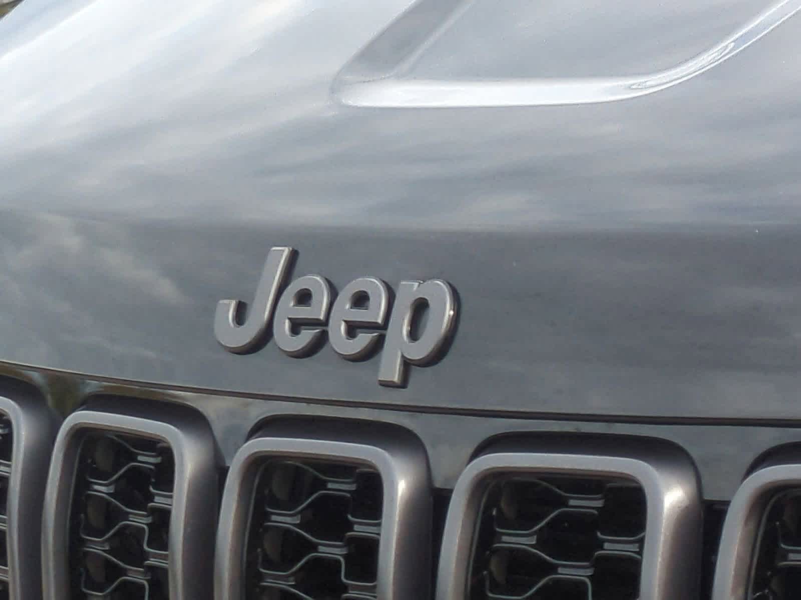 Thumbnail: 2021 Jeep Grand Cherokee - 12