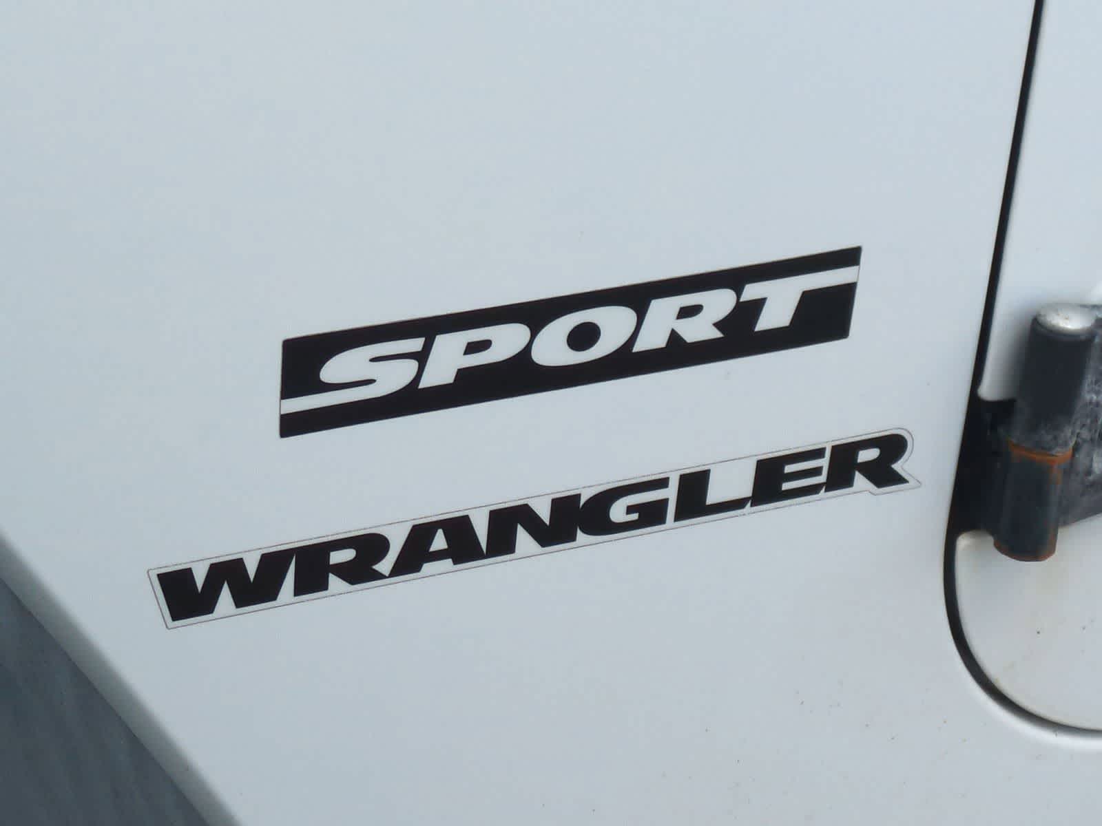 Thumbnail: 2016 Jeep Wrangler - 13