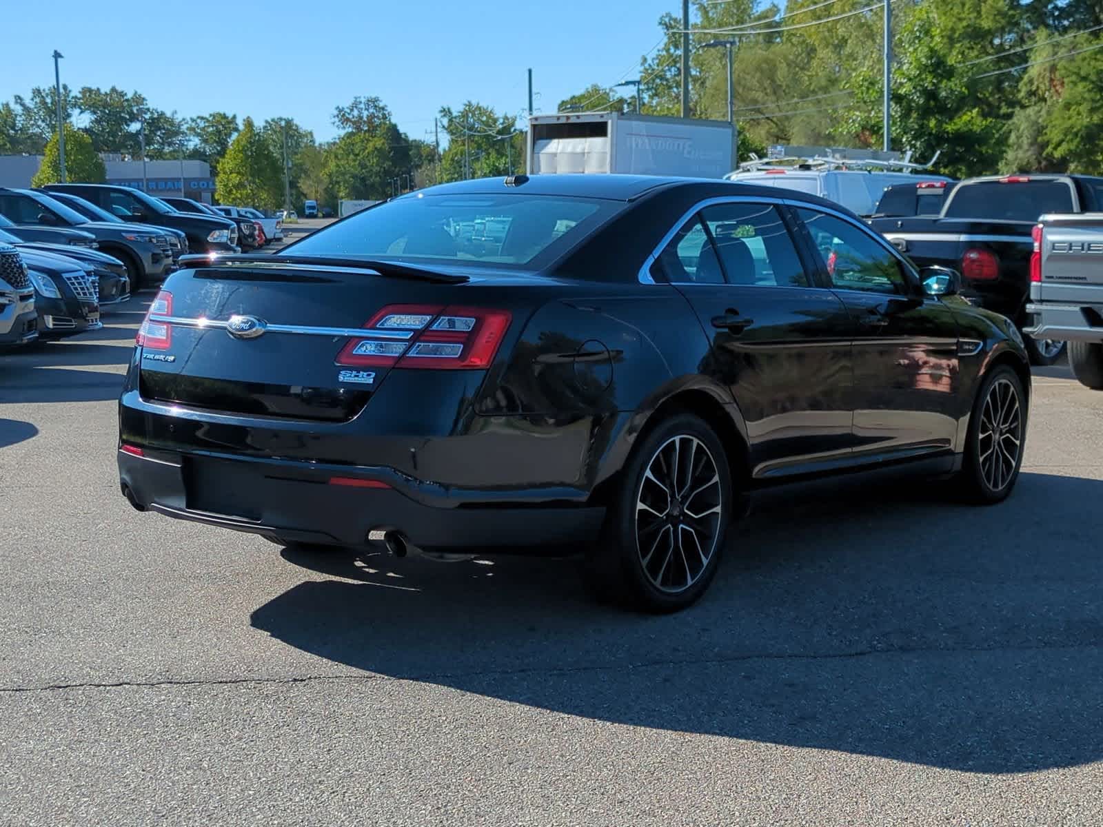 Thumbnail: 2017 Ford Taurus - 8