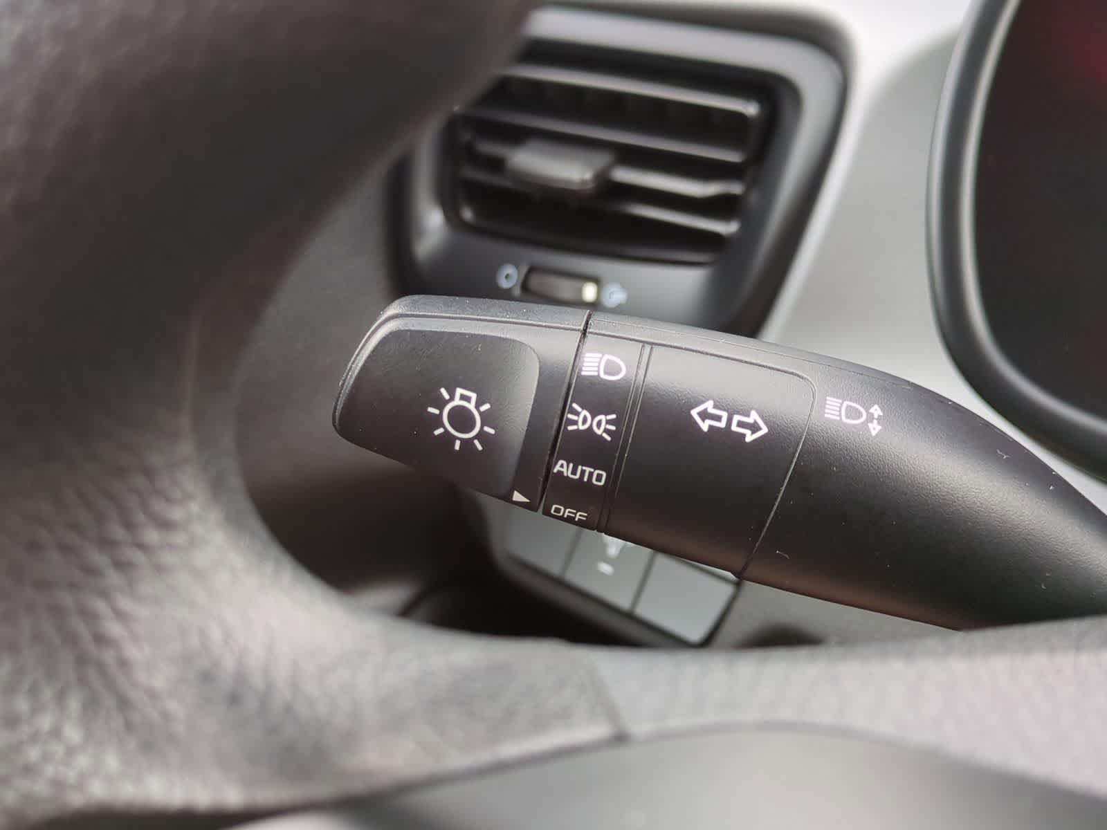 Thumbnail: 2022 Kia Rio5 - 26