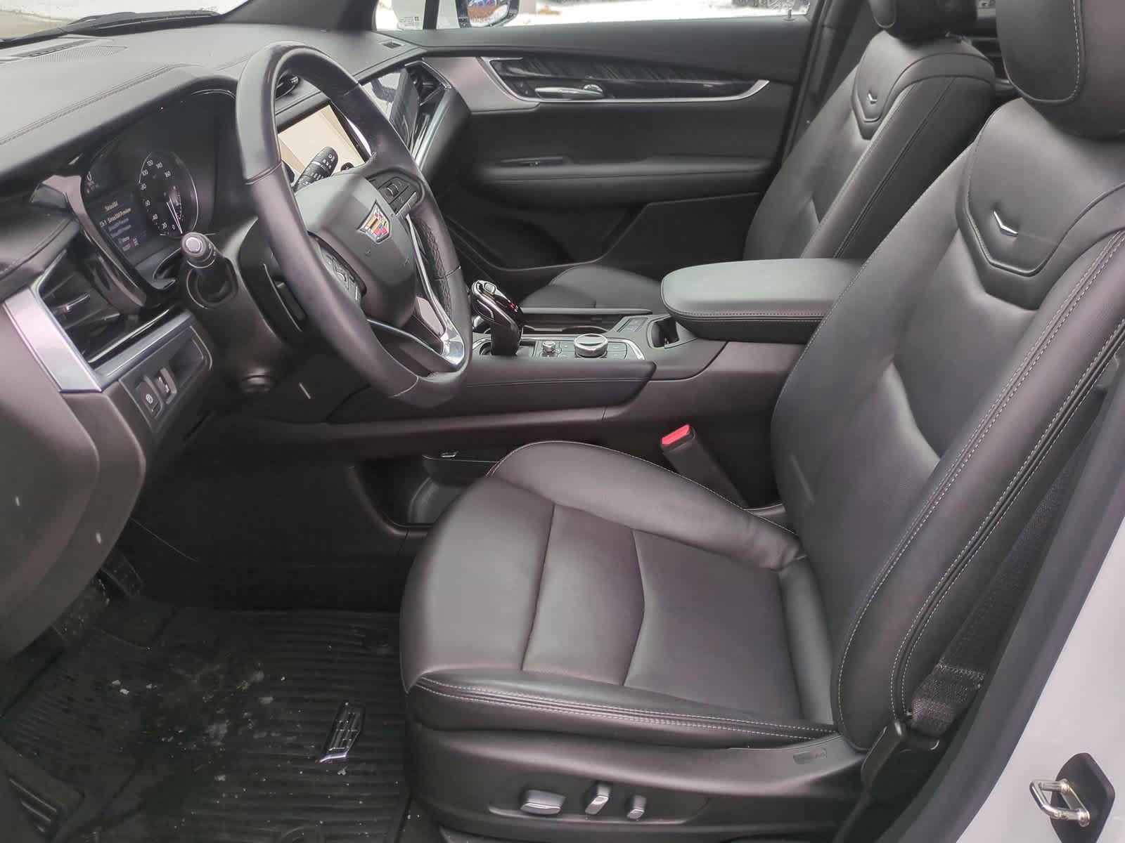 Thumbnail: 2024 Cadillac XT6 - 16