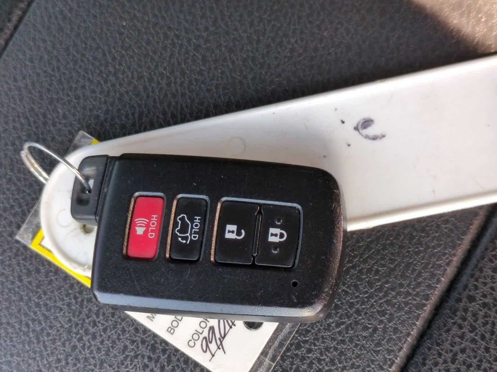 Thumbnail: 2014 Toyota Highlander - 37