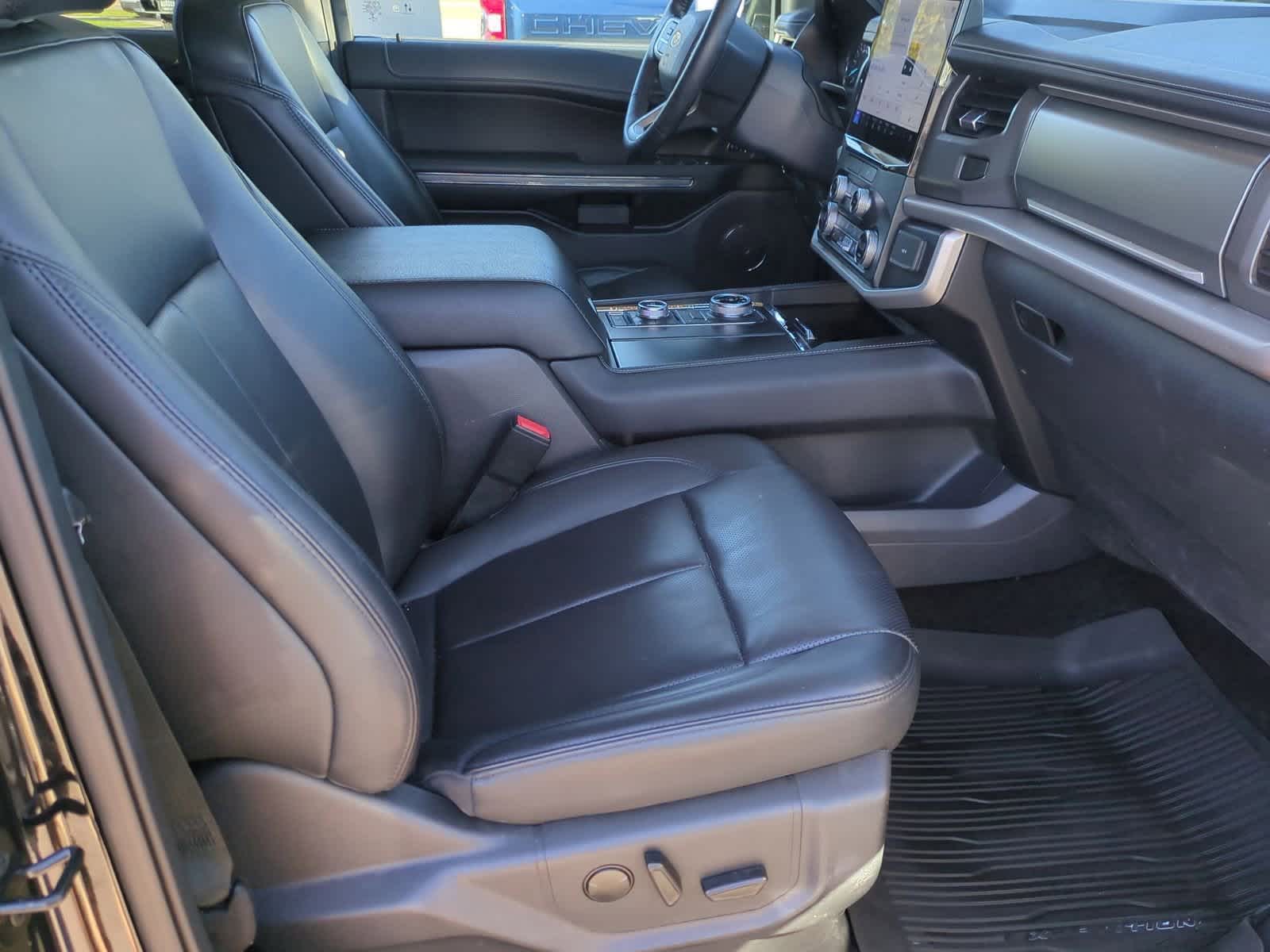 Thumbnail: 2022 Ford Expedition - 21