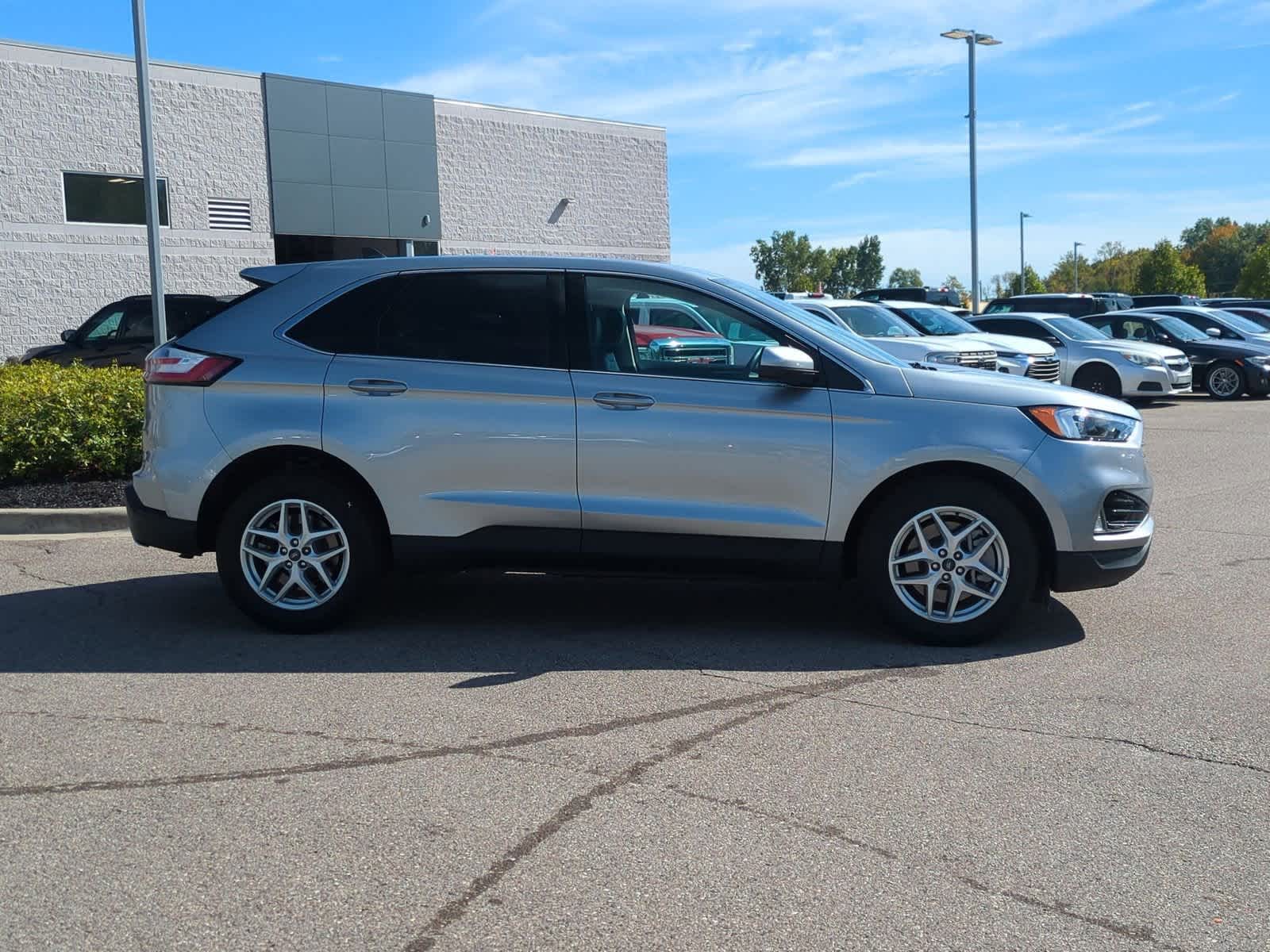 Thumbnail: 2022 Ford Edge - 9