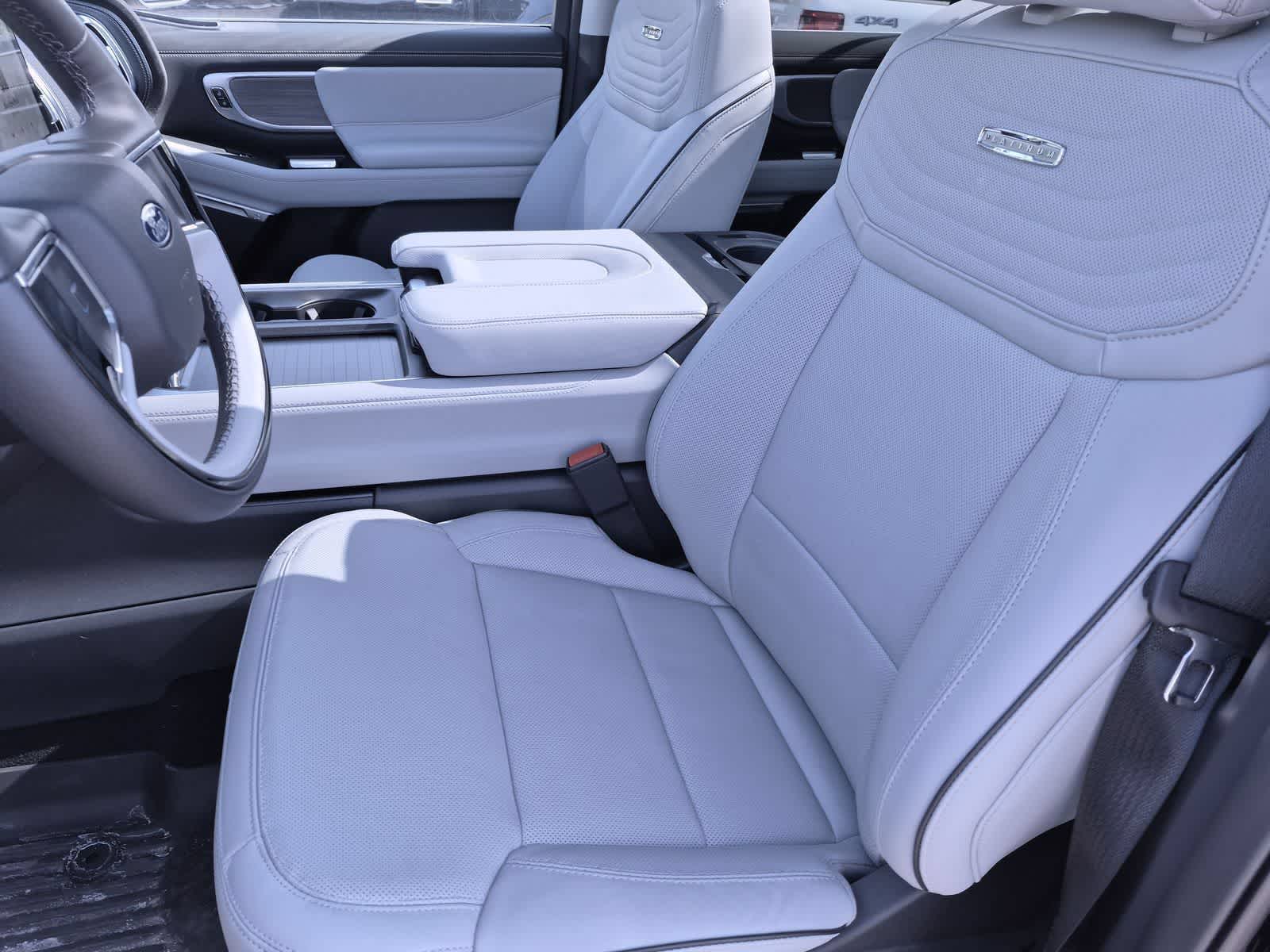Thumbnail: 2025 Ford Expedition - 16