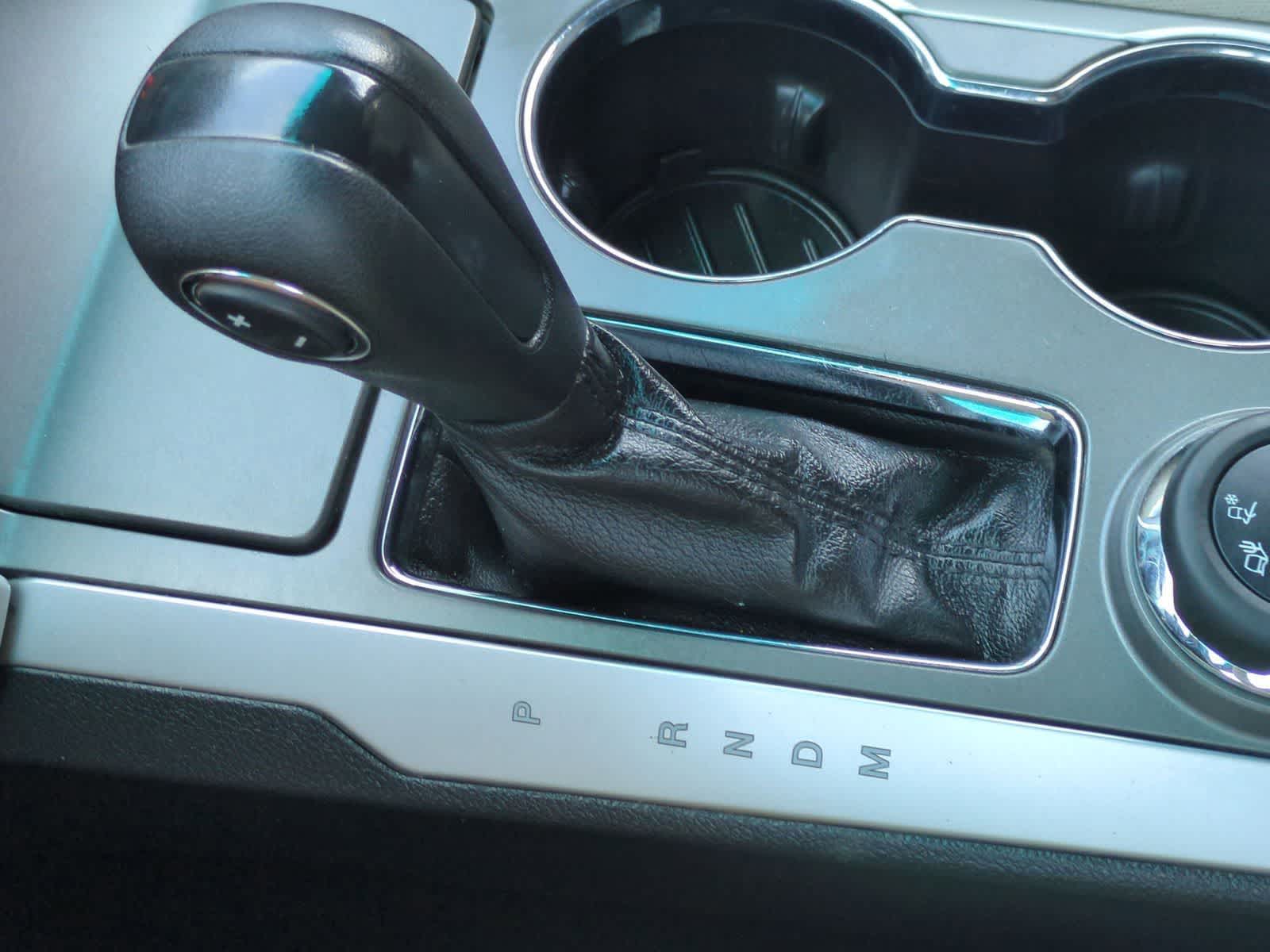 Thumbnail: 2015 Ford Explorer - 31